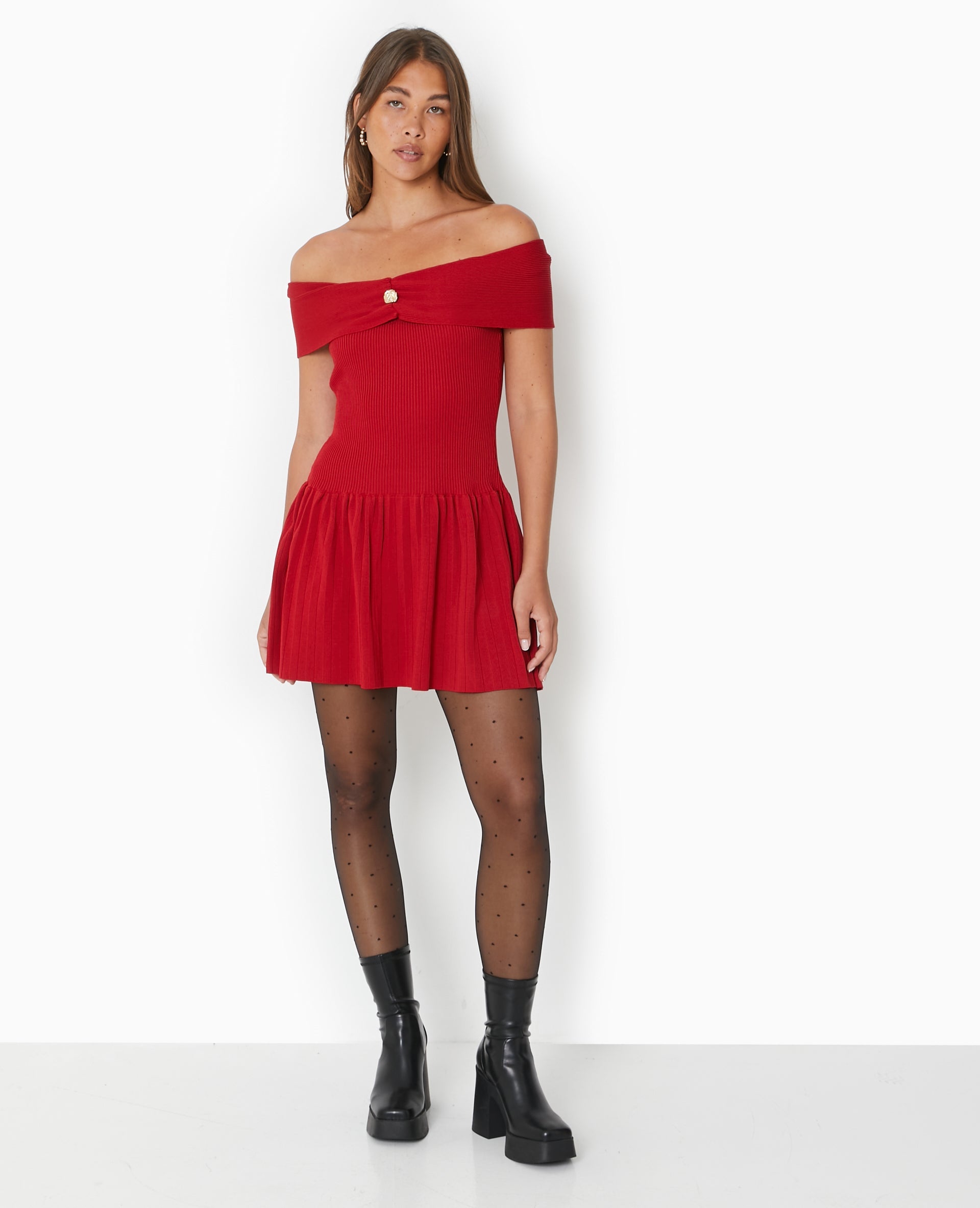 Robe courte patineuse en maille côtelée