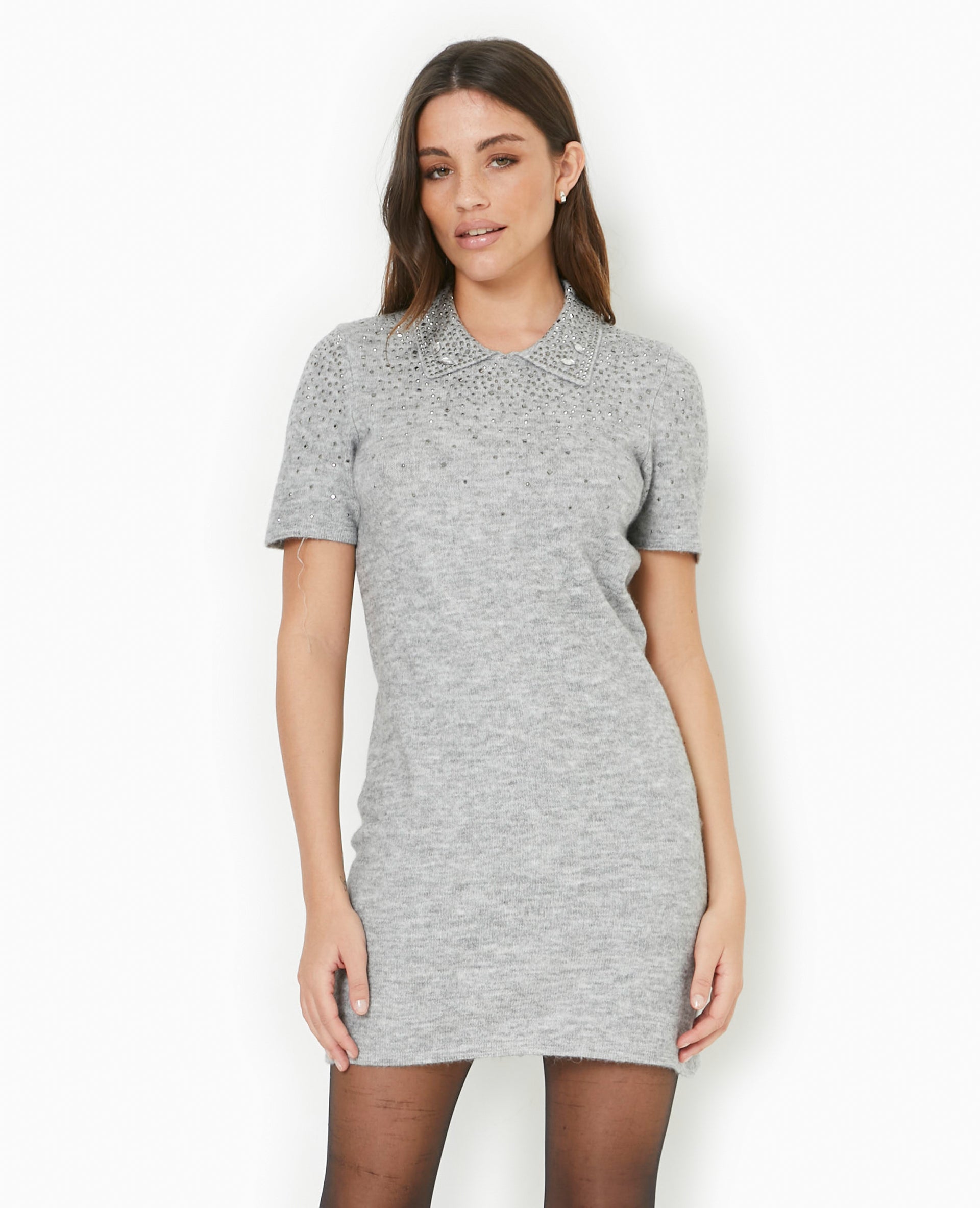 Robe courte en maille fine avec brillants