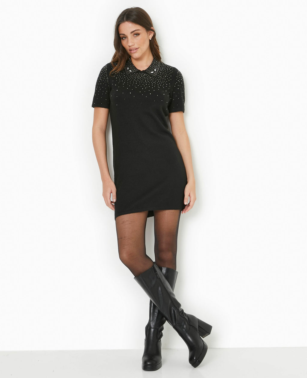Robe courte en maille fine avec brillants