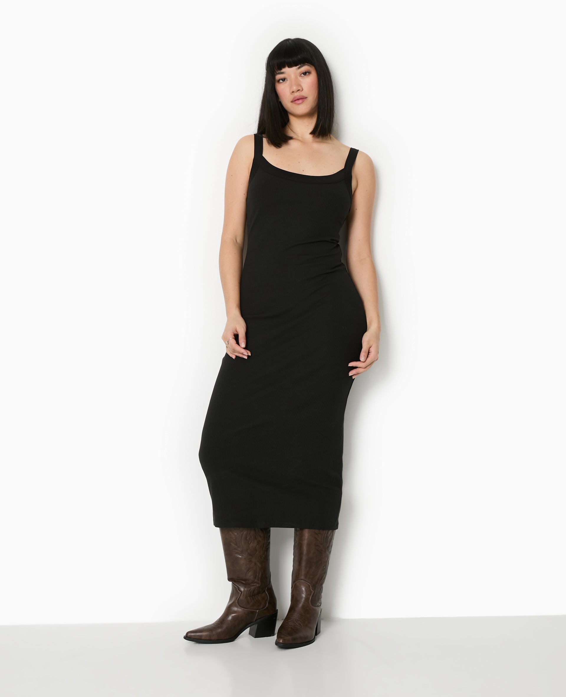 Robe longue et moulante en maille côtelée