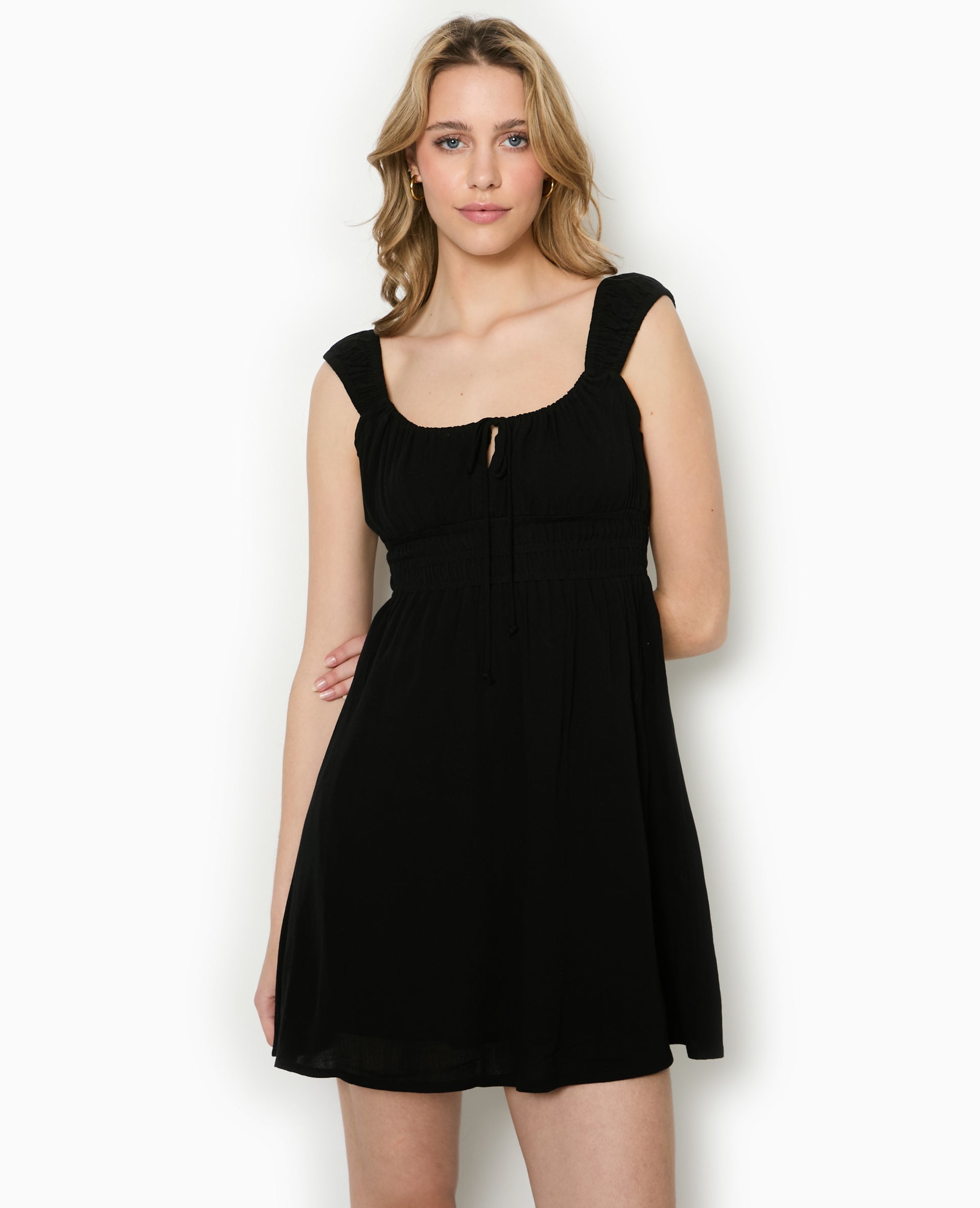 Robe bretelles encolure empire