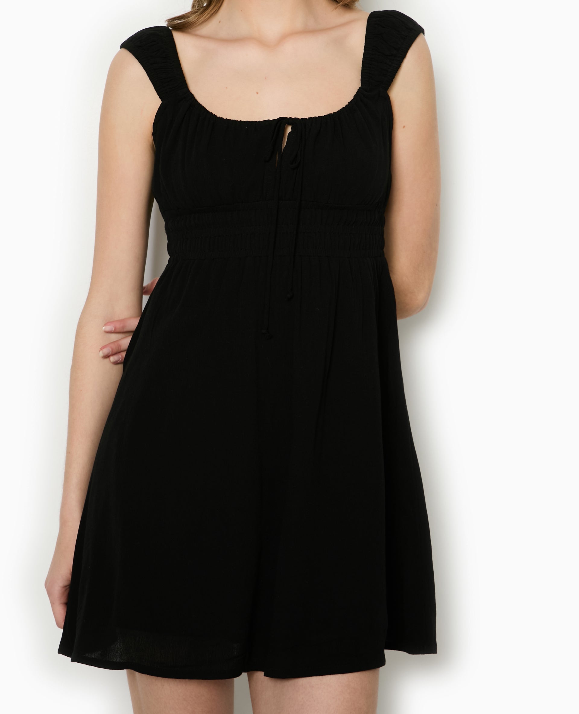 Robe bretelles encolure empire