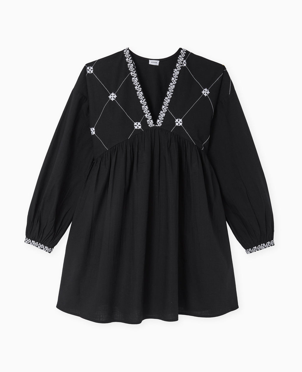 Robe brodée manches longues