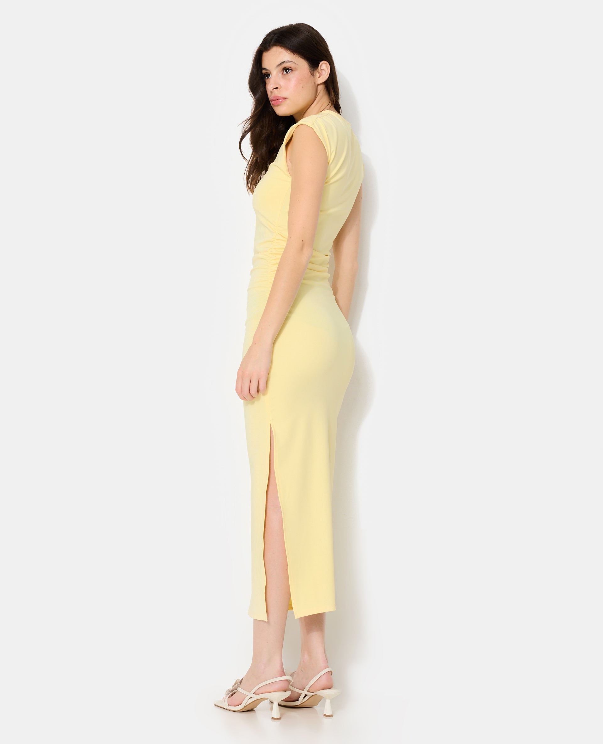 Robe longue sans manches avec fronces