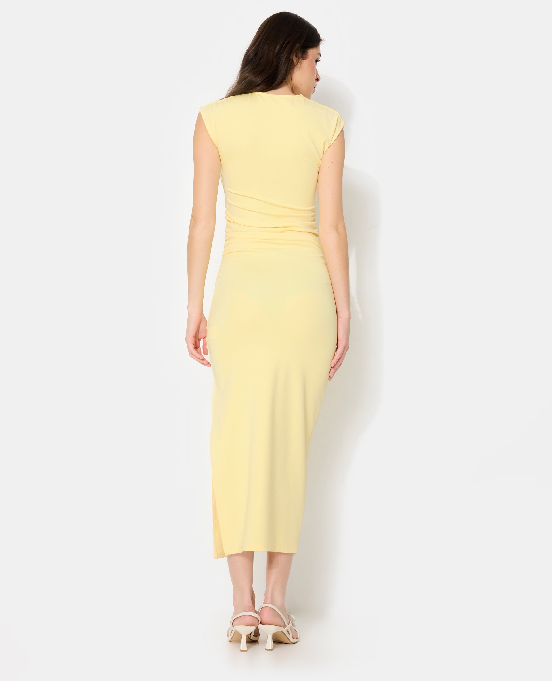 Robe longue sans manches avec fronces