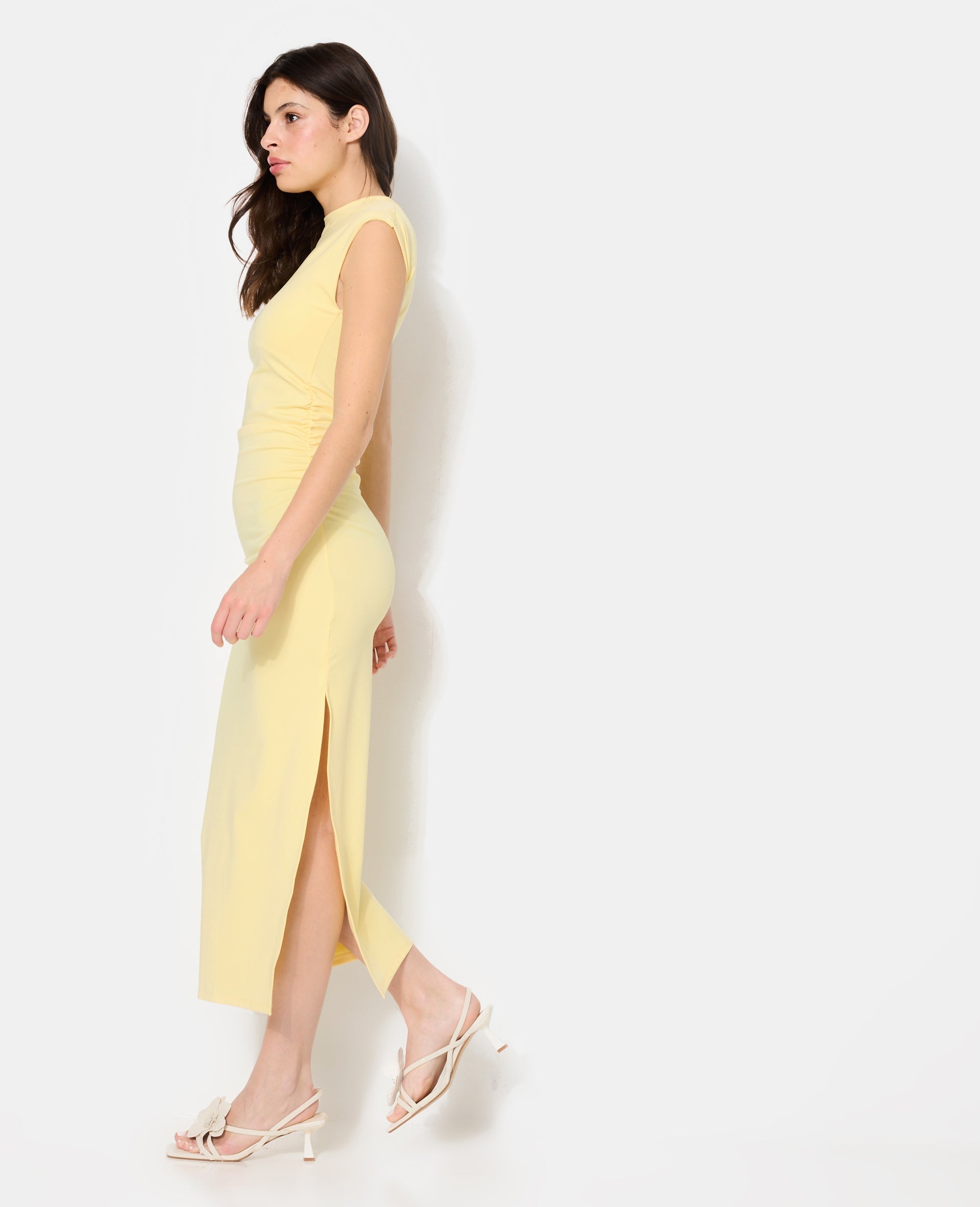Robe longue sans manches avec fronces