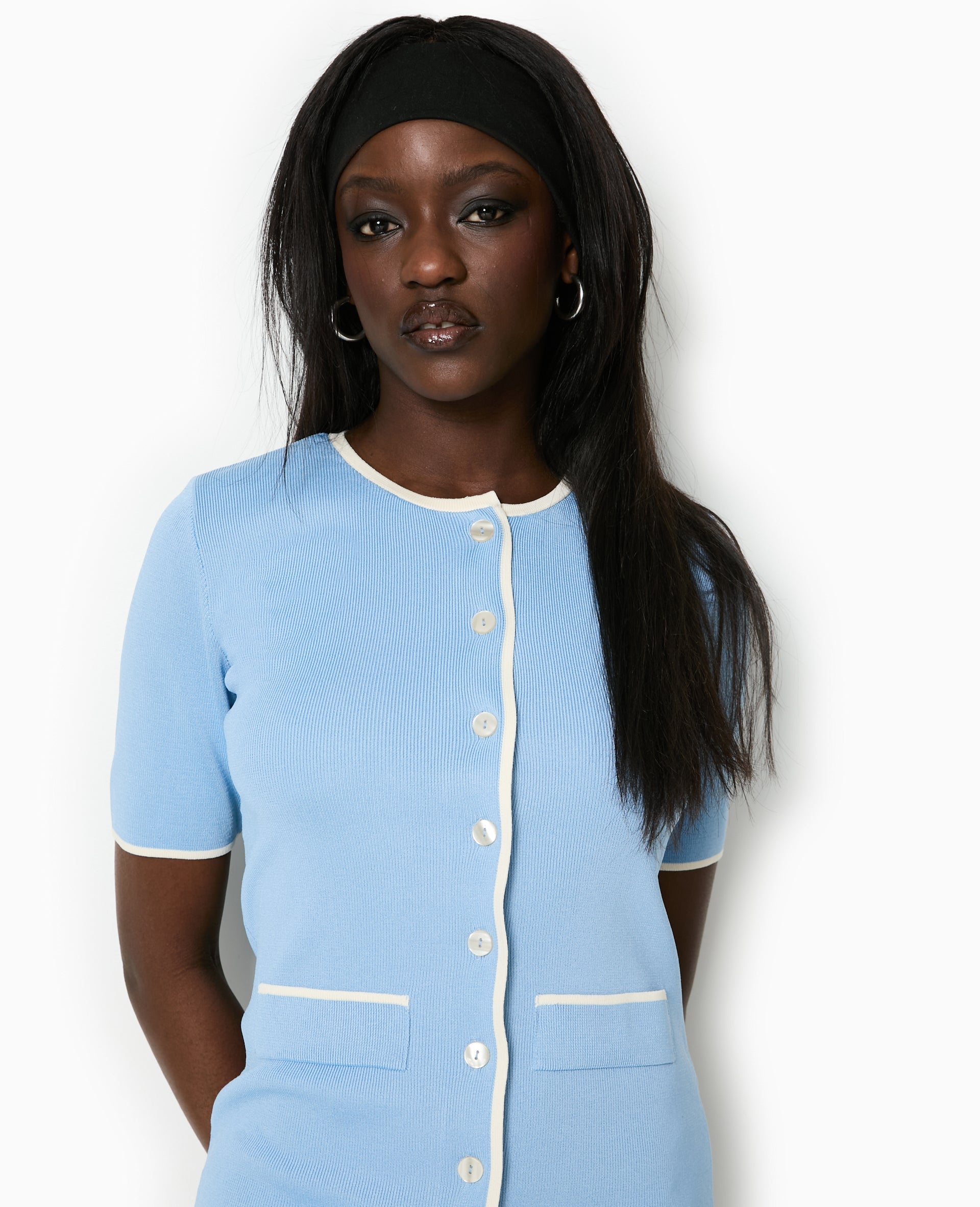 Robe courte boutonnée en maille