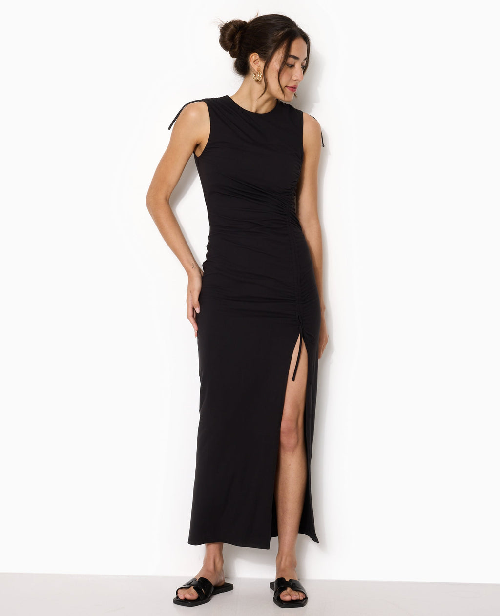 Robe longue avec liens coulissés et fronces