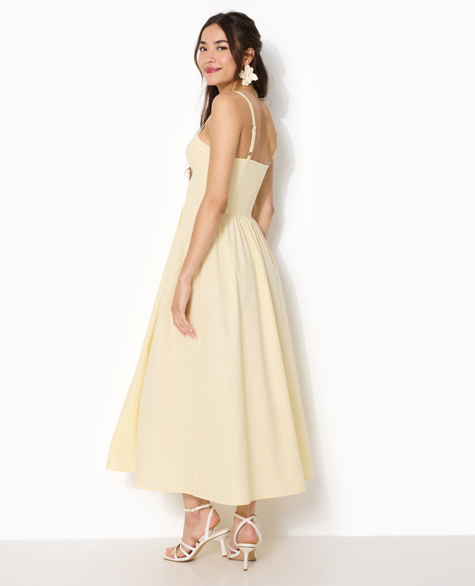 Robe longue encolure balconnet