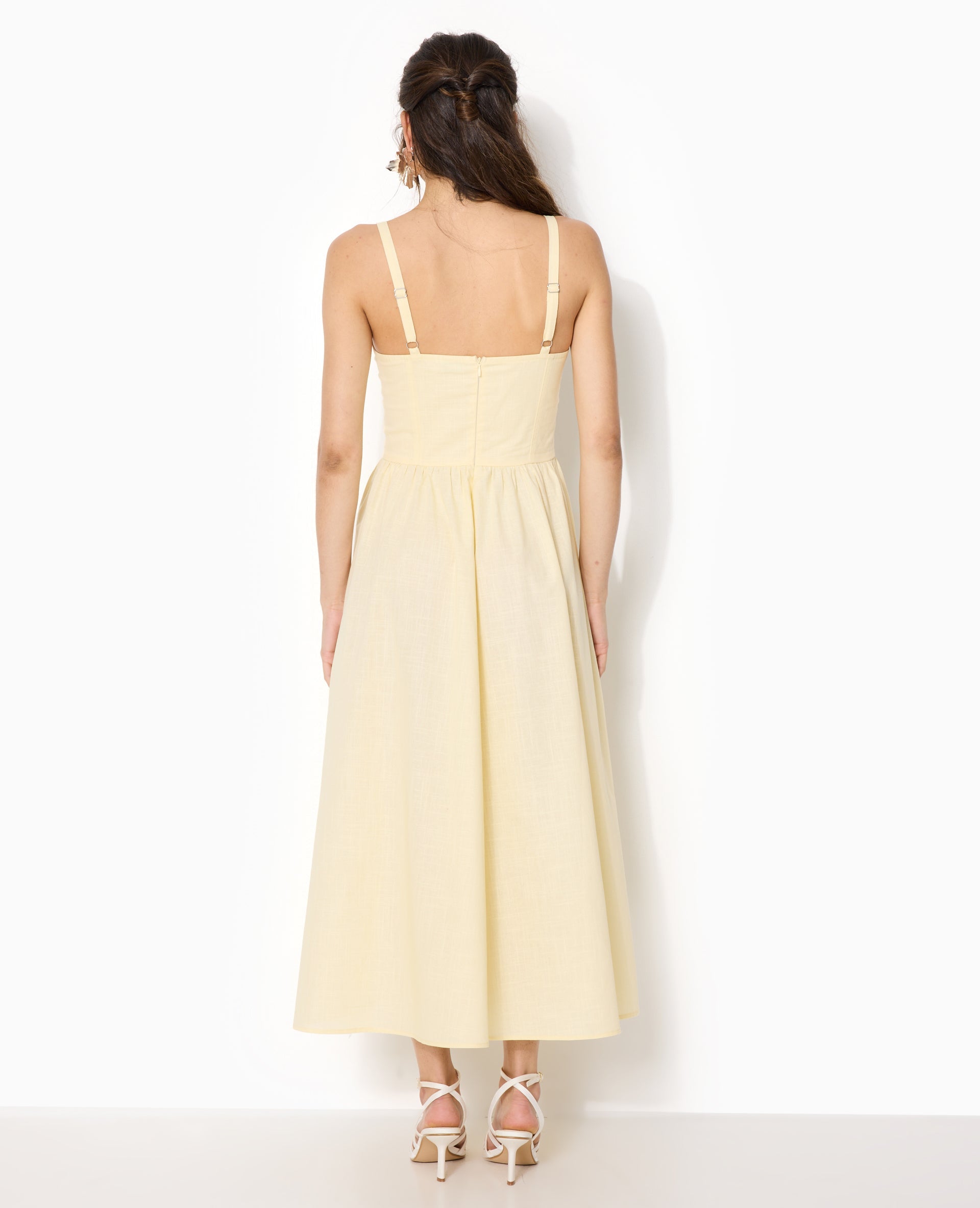 Robe longue encolure balconnet