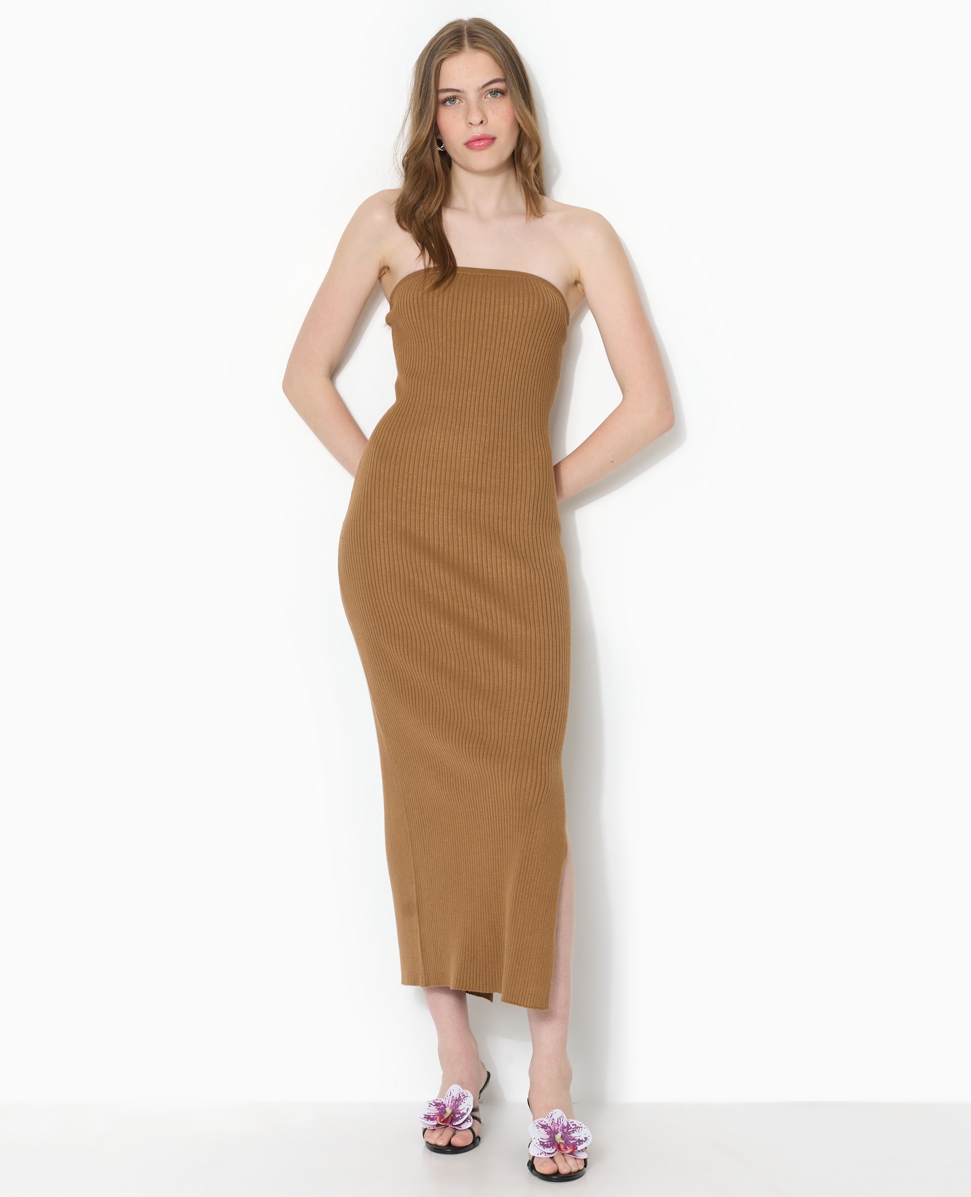 Robe longue bustier en maille côtelée