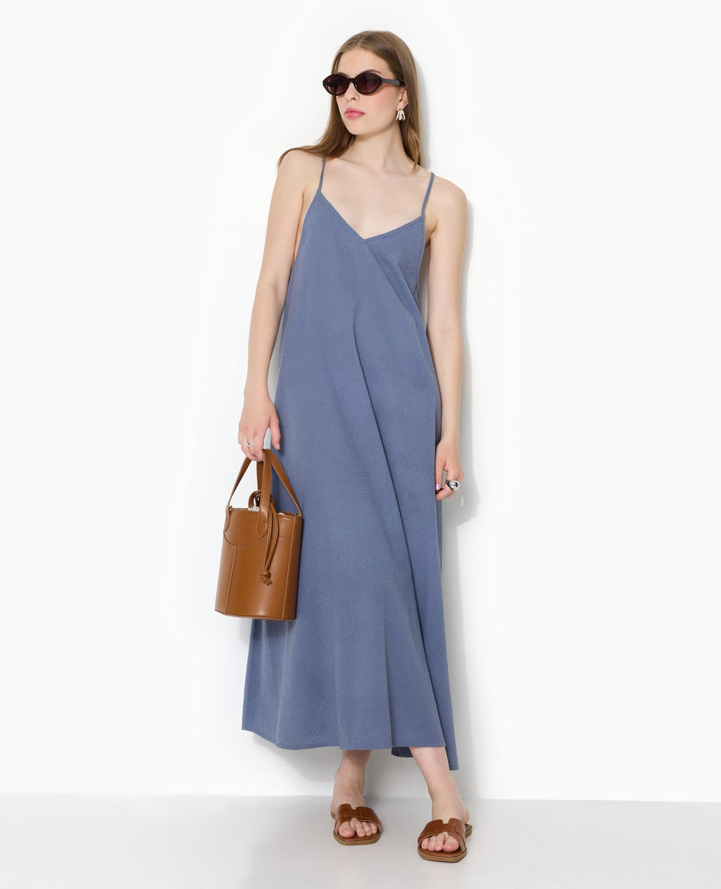 Robe longue en tissu gaufré et rayé
