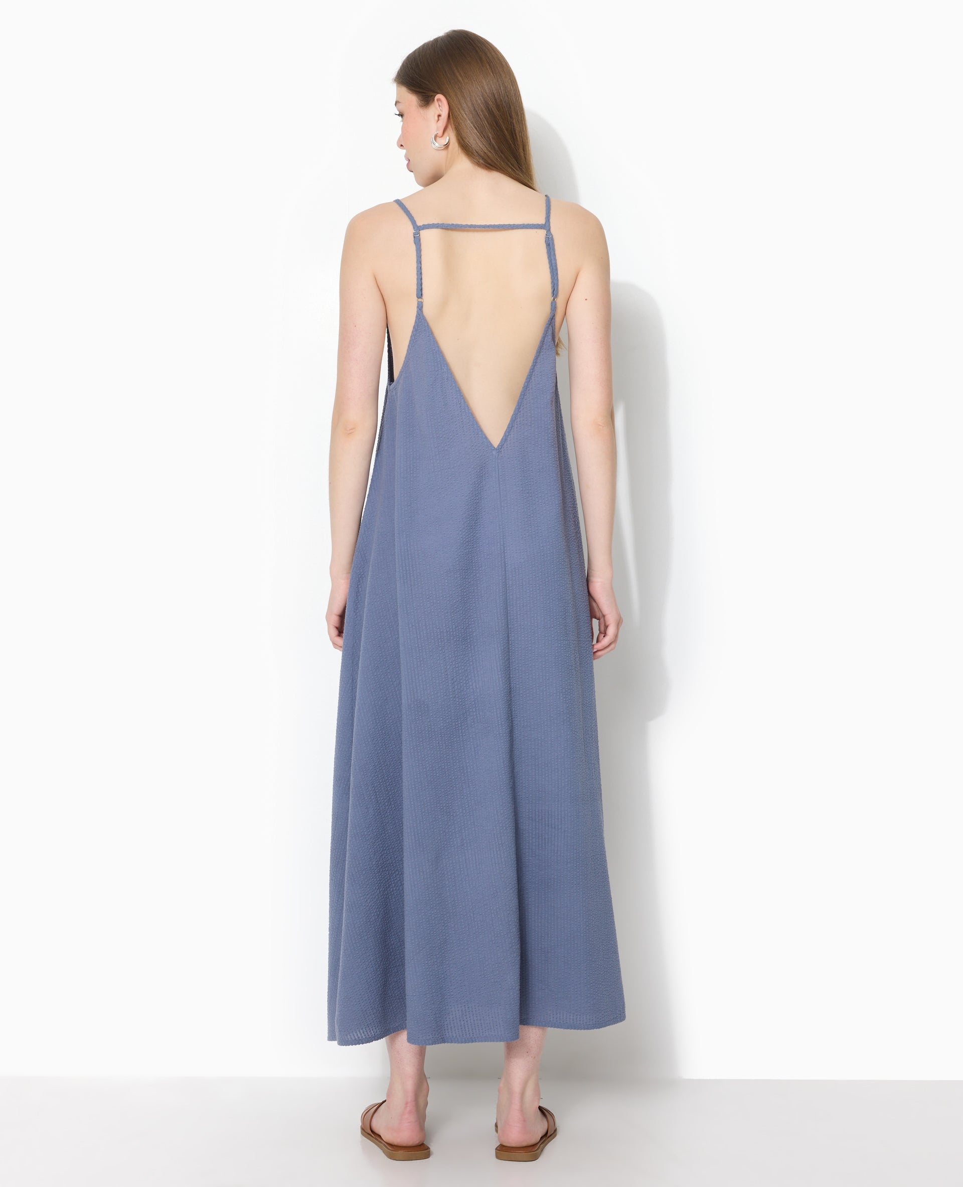 Robe longue en tissu gaufré et rayé