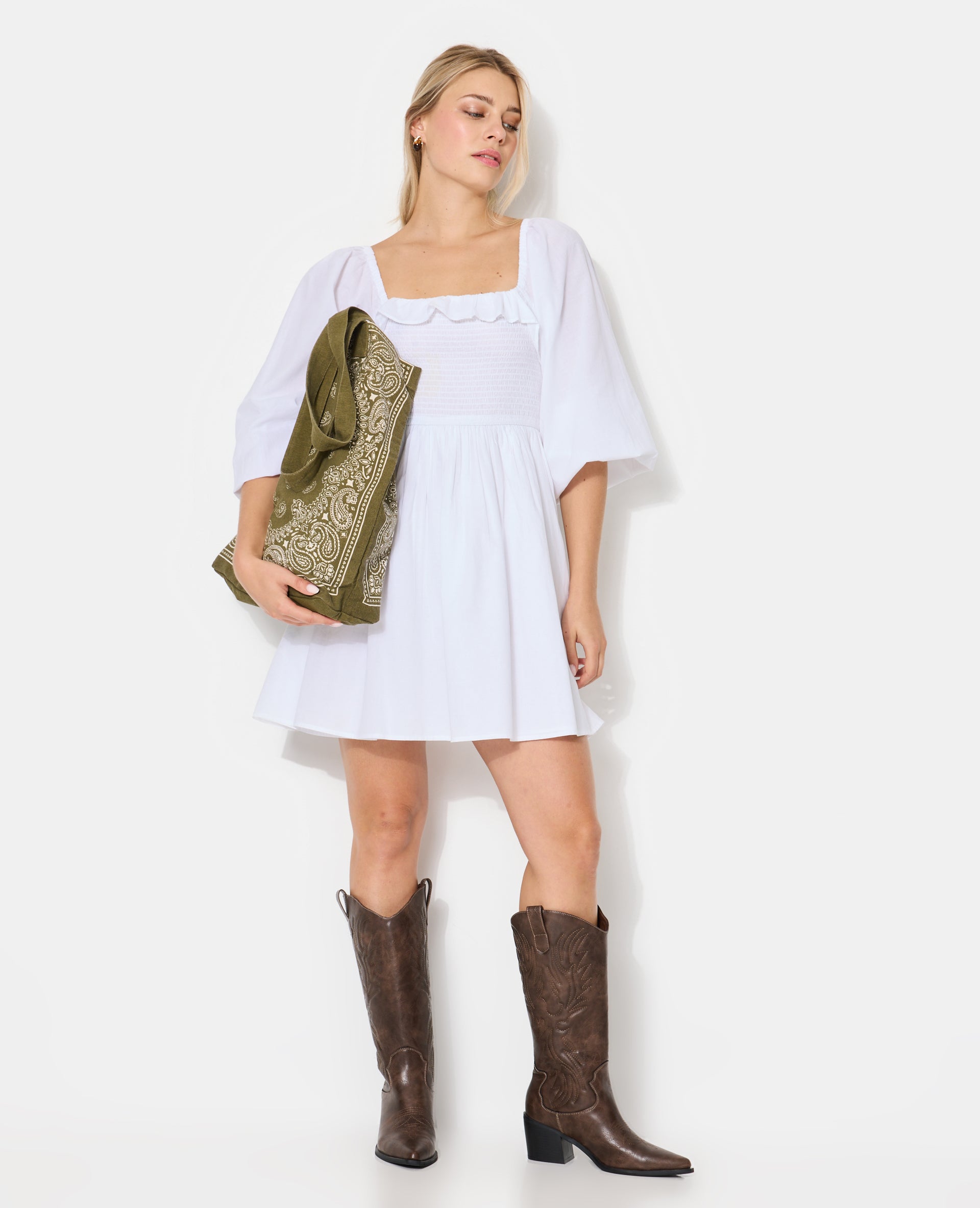 Robe courte en popeline avec manches ballons