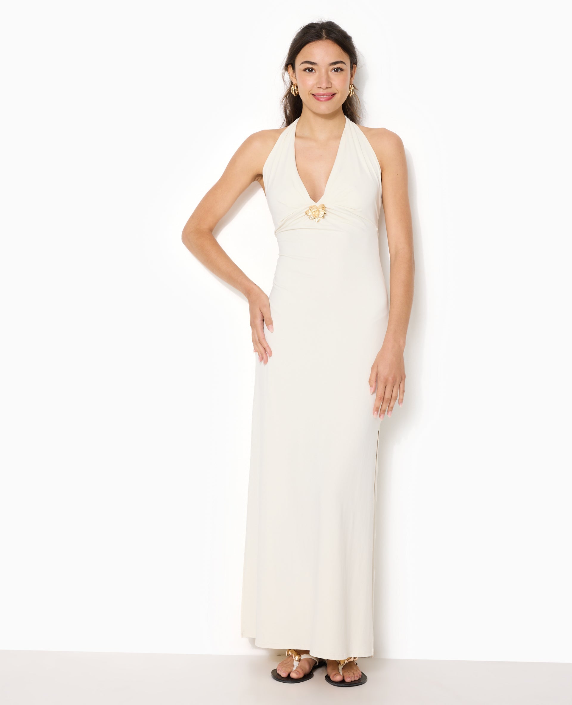 Robe longue dos-nu avec déco bijou fleur