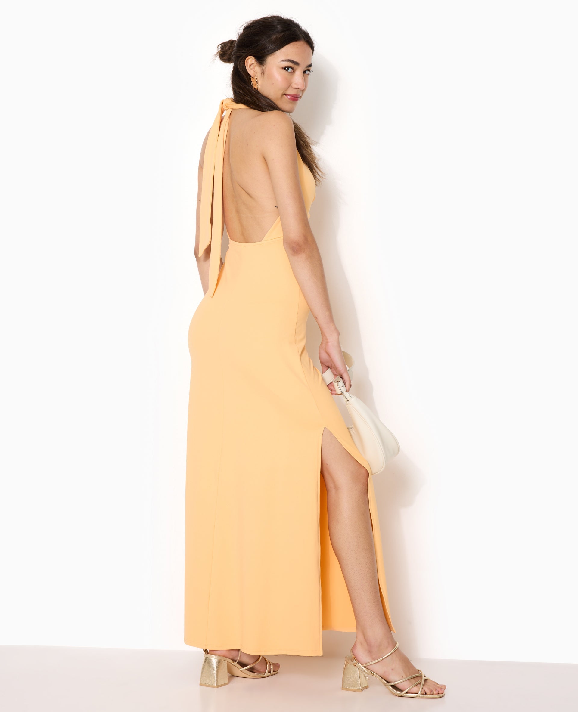 Robe longue dos-nu avec déco bijou fleur