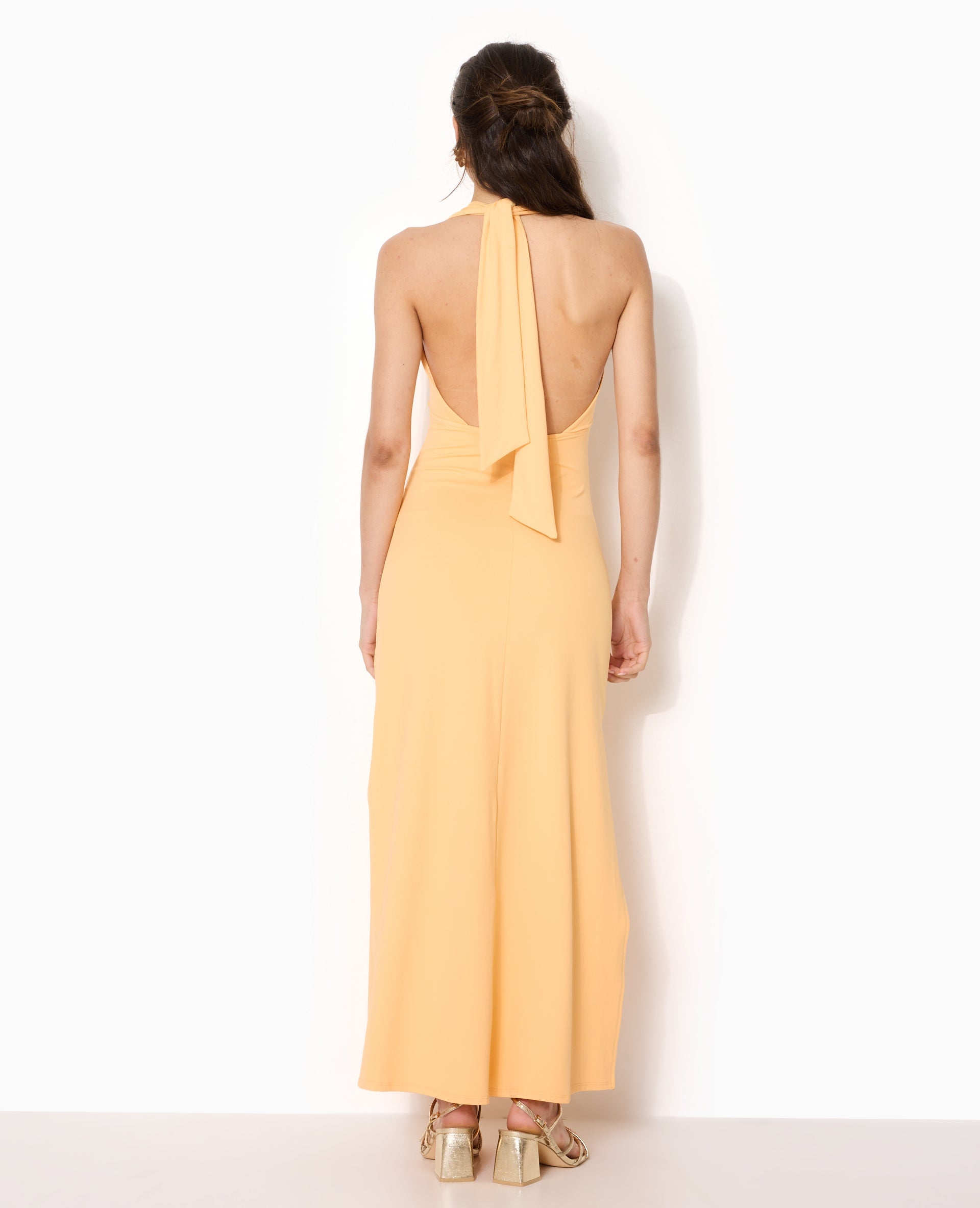 Robe longue dos-nu avec déco bijou fleur