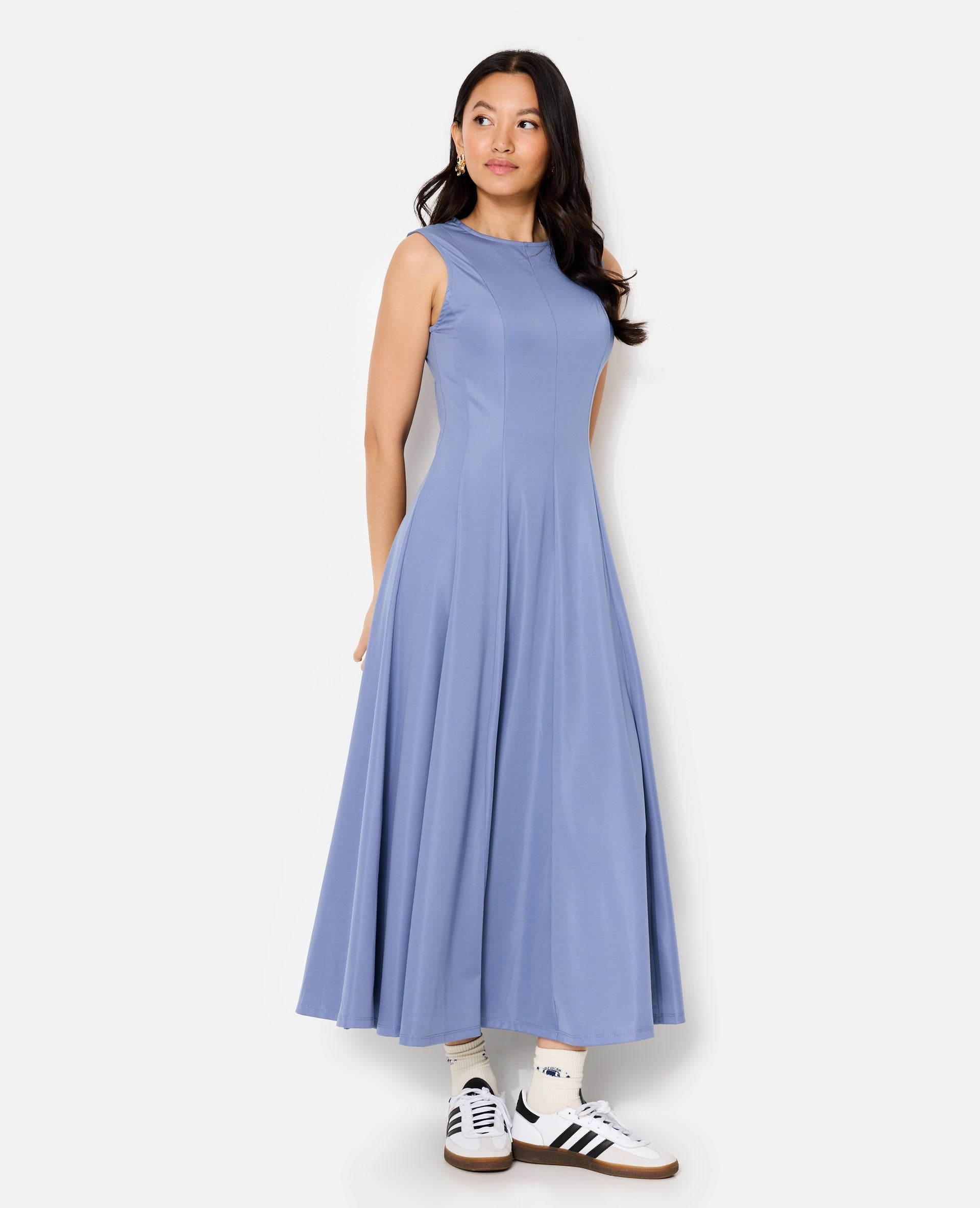Robe longue sans manches en maille stretch
