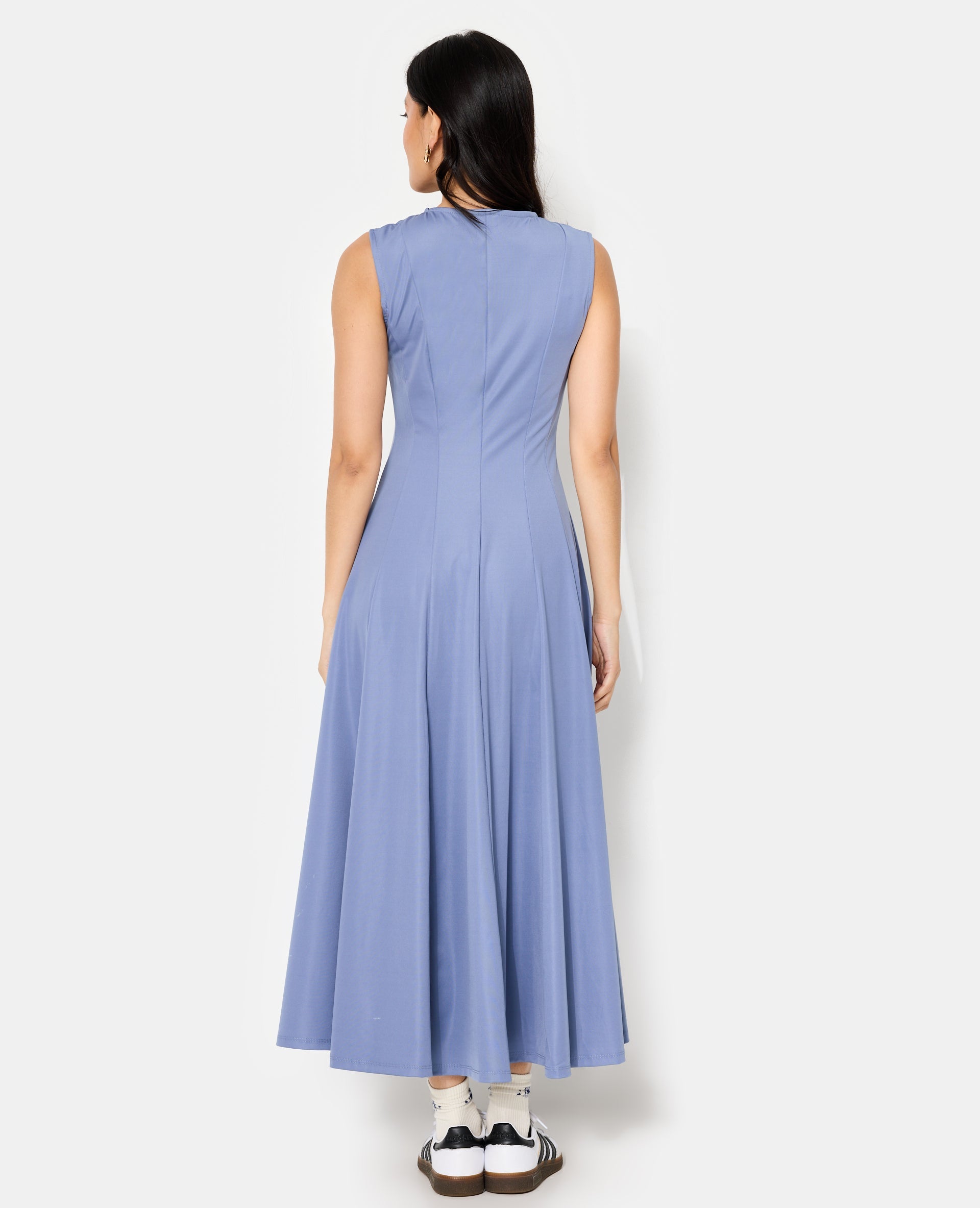 Robe longue sans manches en maille stretch