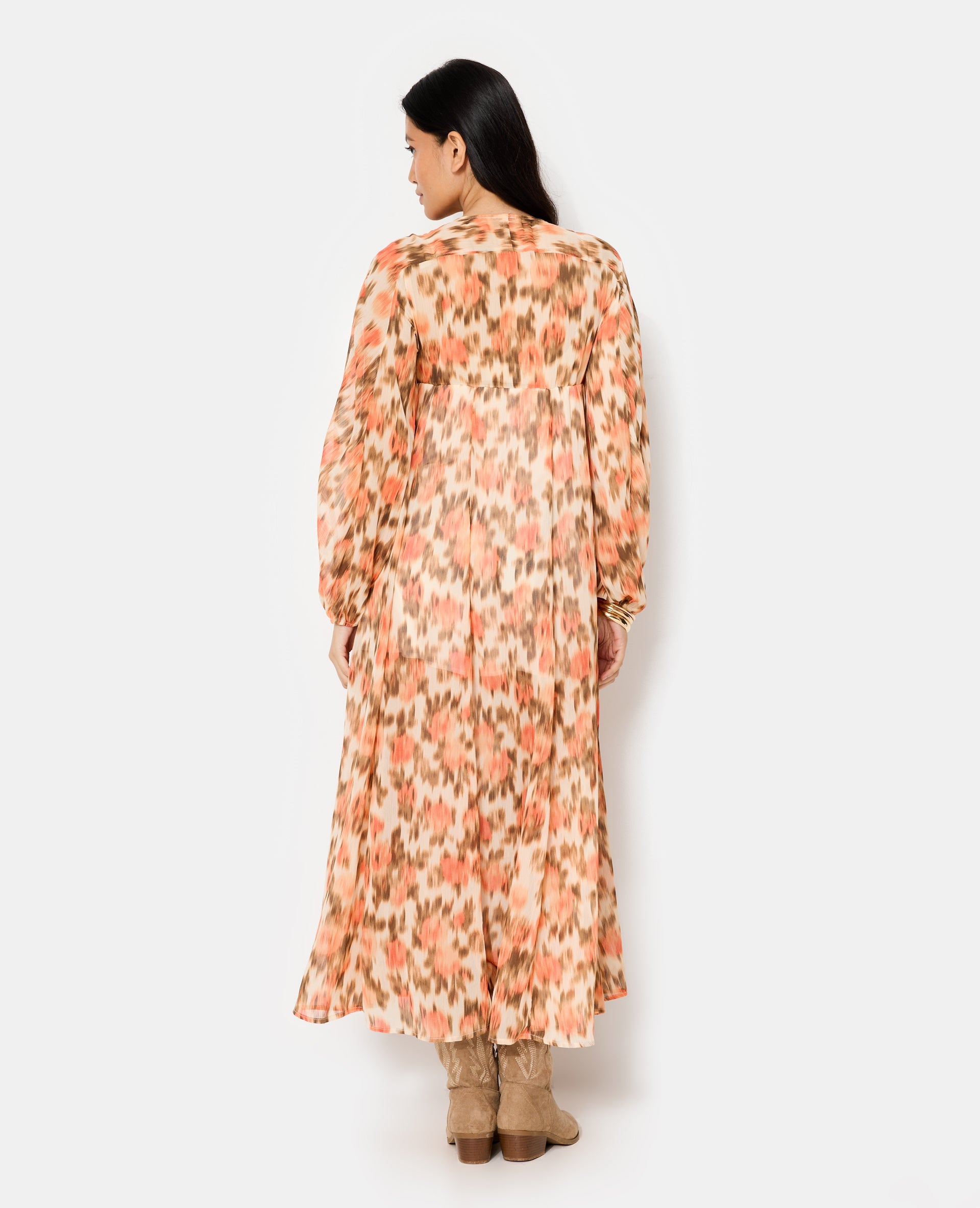 Robe longue en voile avec volants motif fleurs floues