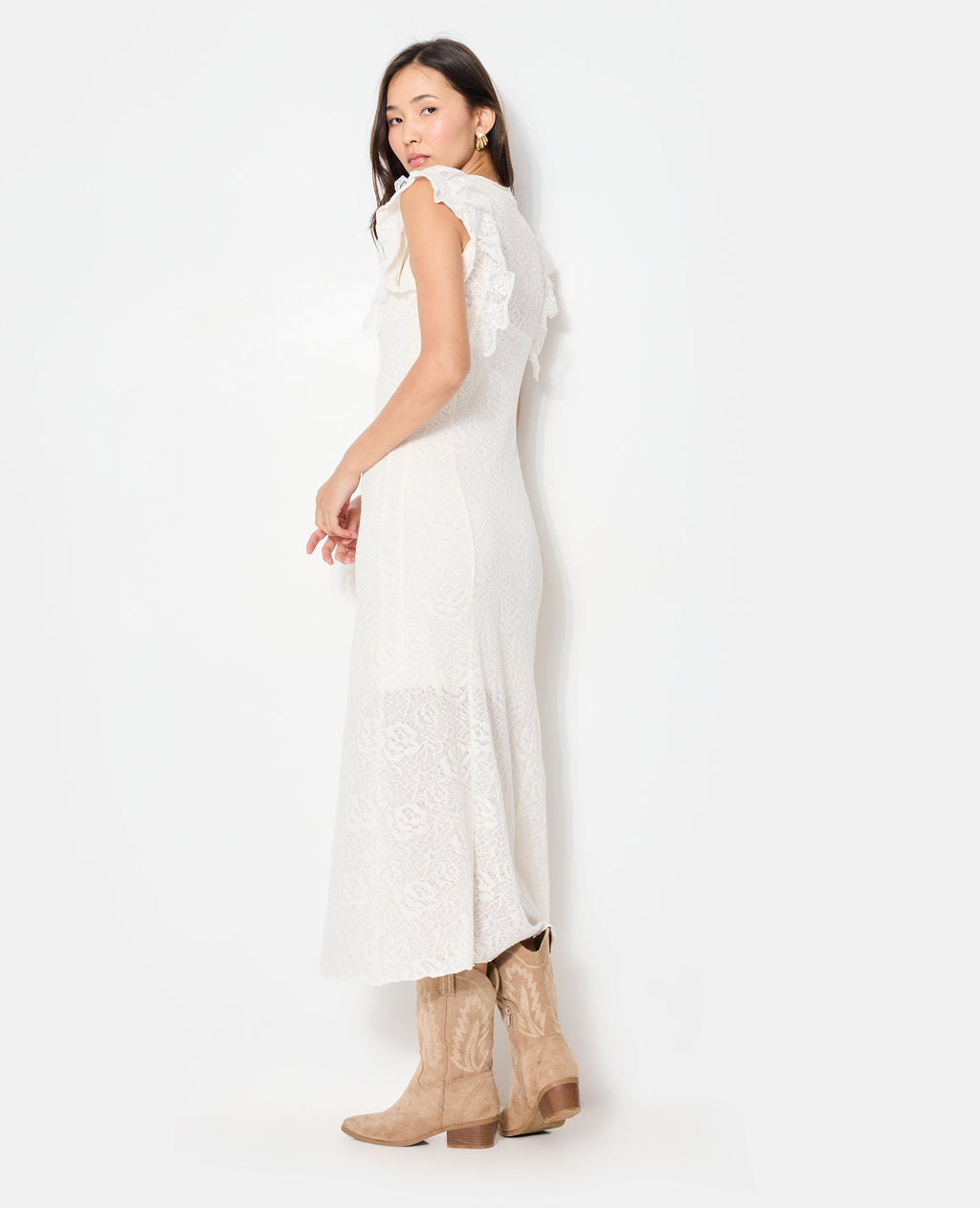 Robe longue en maille ajourée avec dentelle