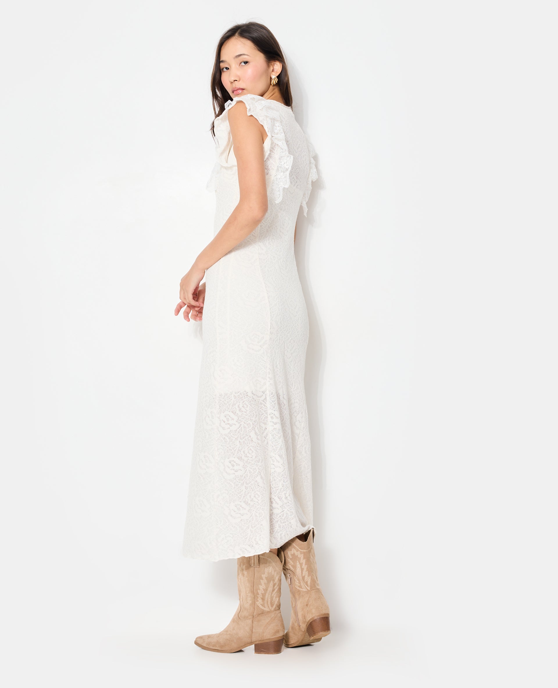 Robe longue en maille ajourée avec dentelle