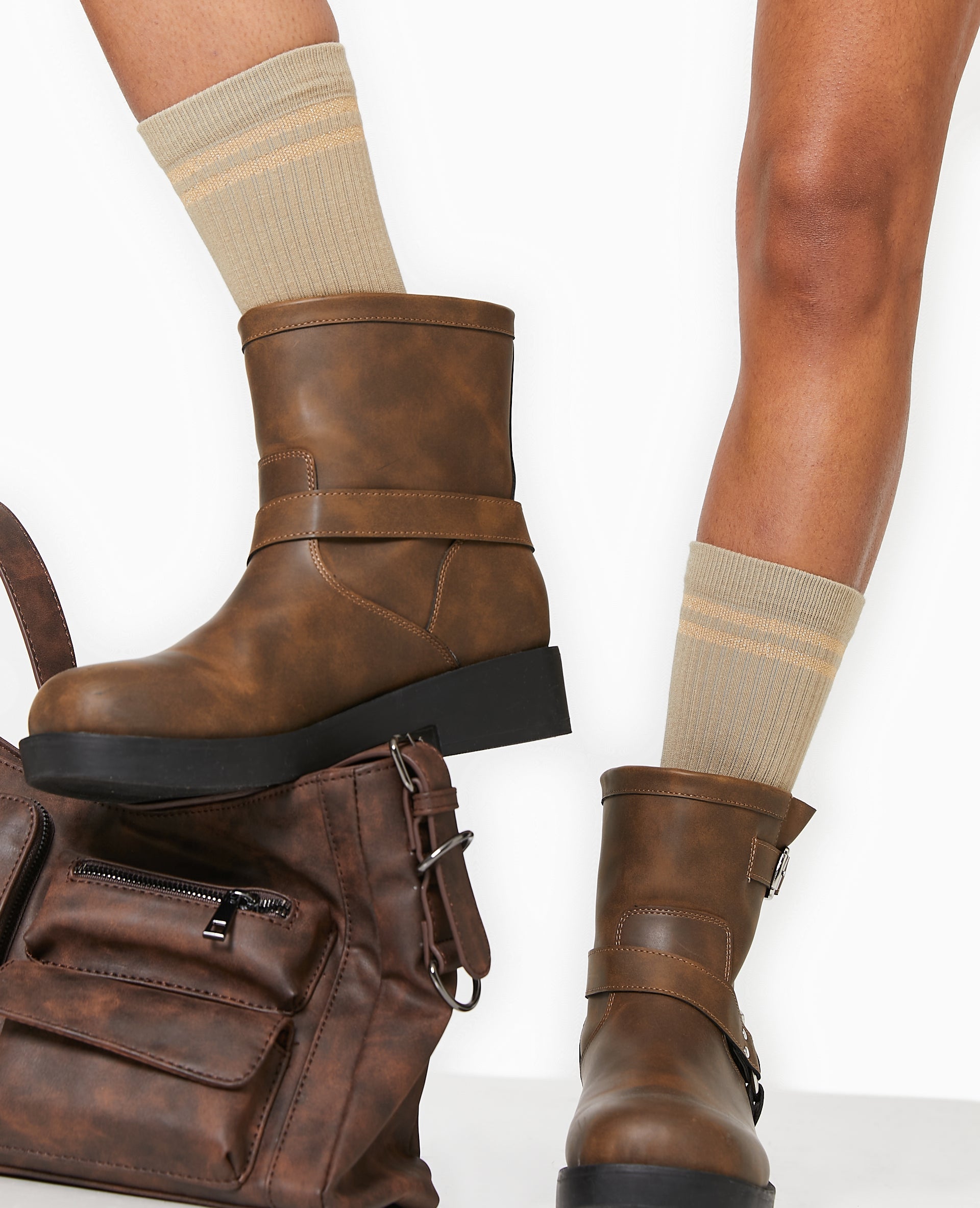 Paire de chaussettes avec bandes lurex