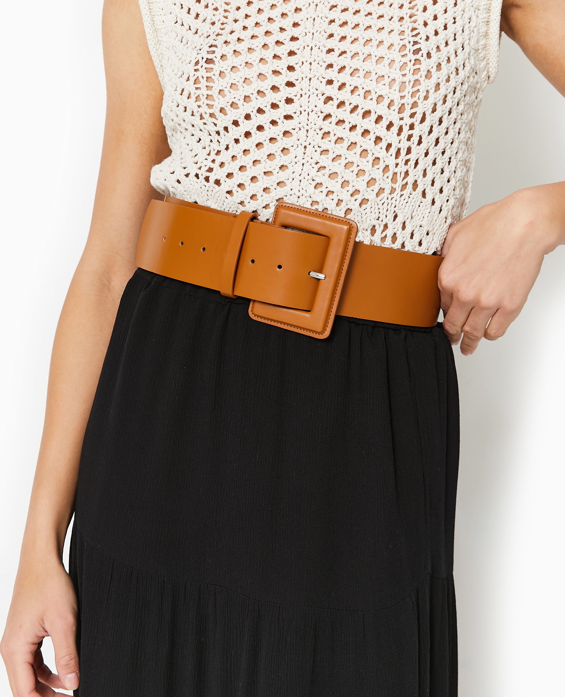 Ceinture large avec grande boucle rectangulaire