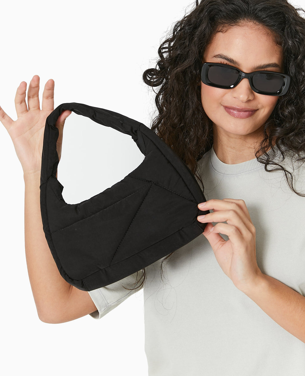 Sac effet matelassé porté épaule