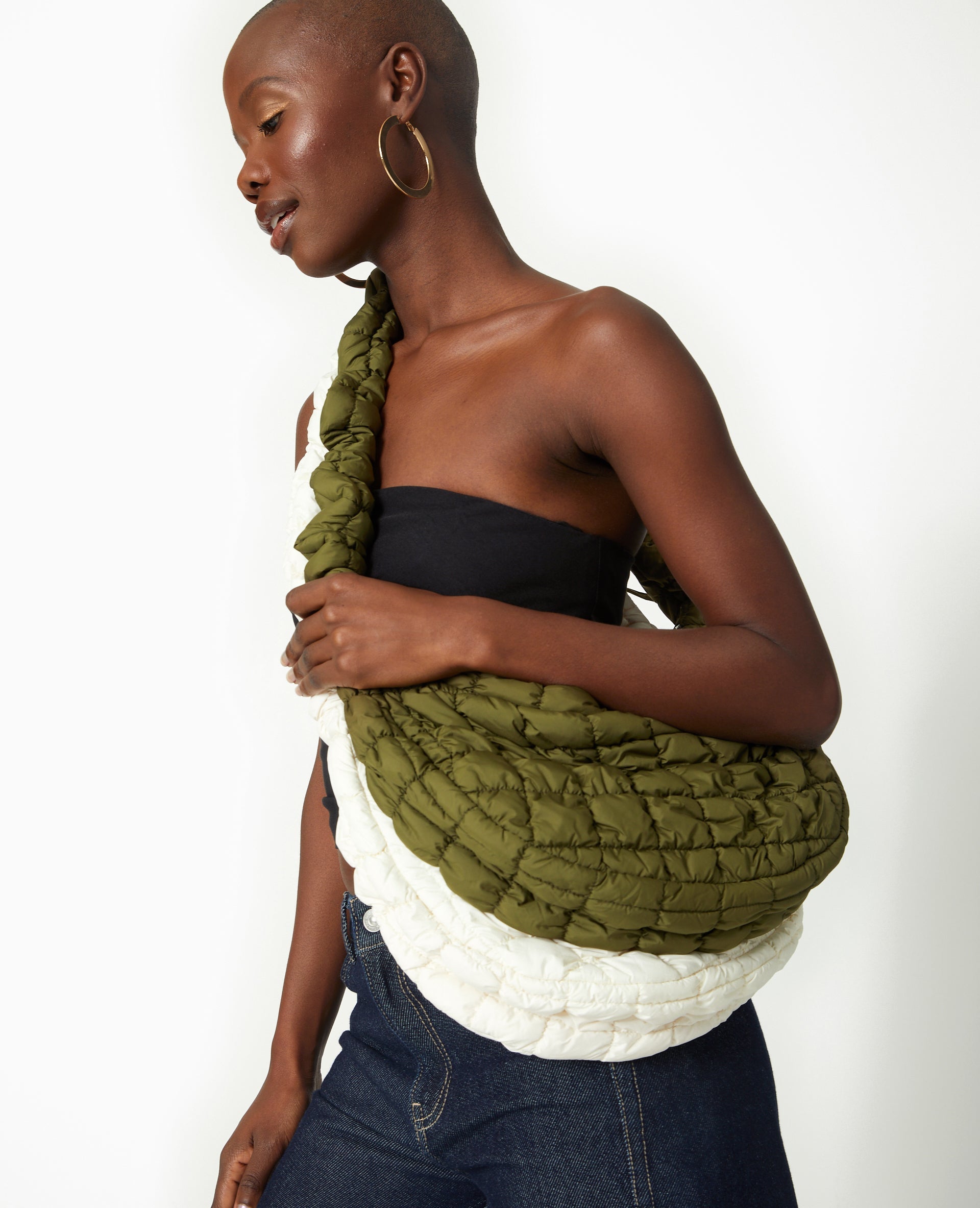 Sac besace en tissu matelassé