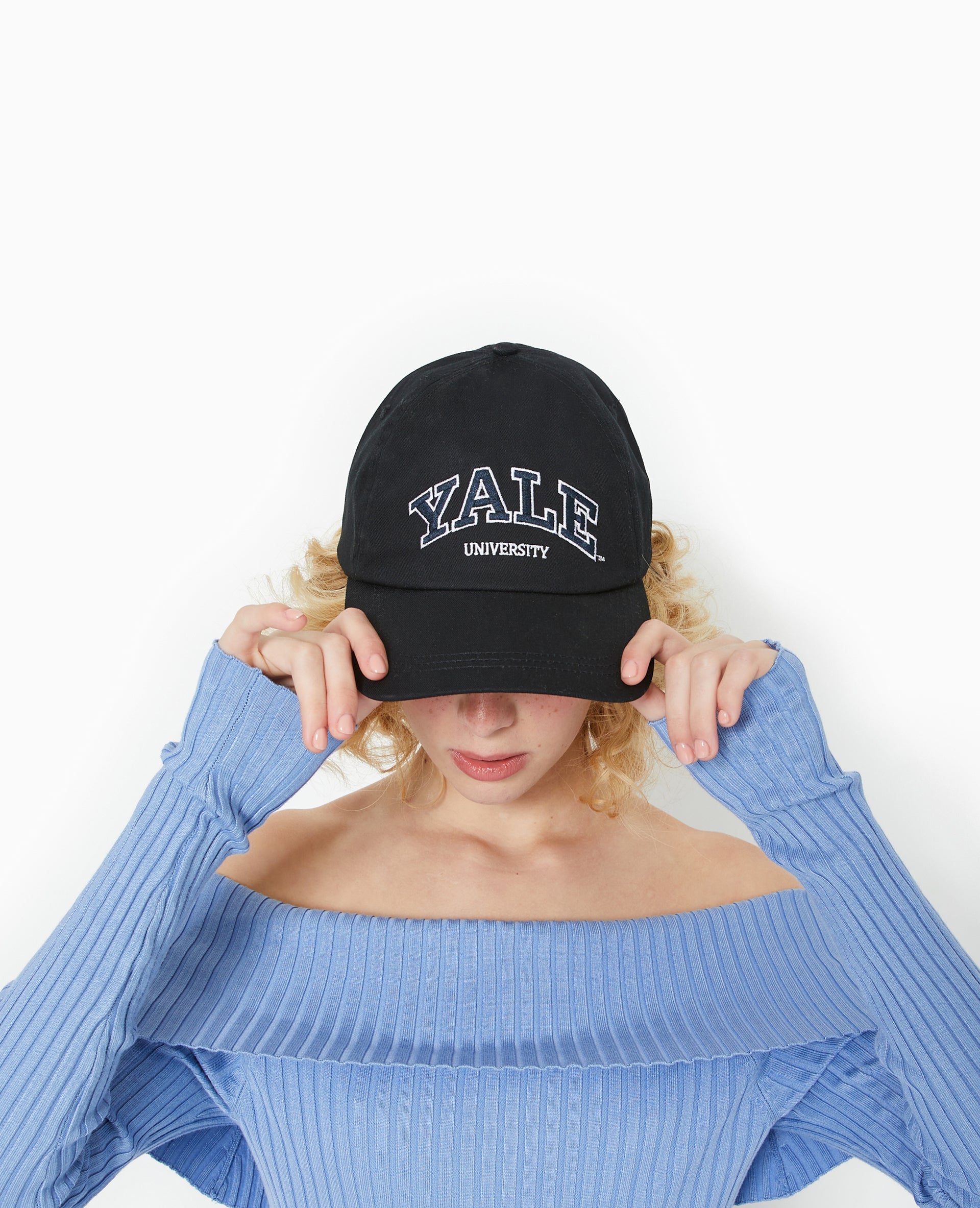 Casquette avec broderie YALE