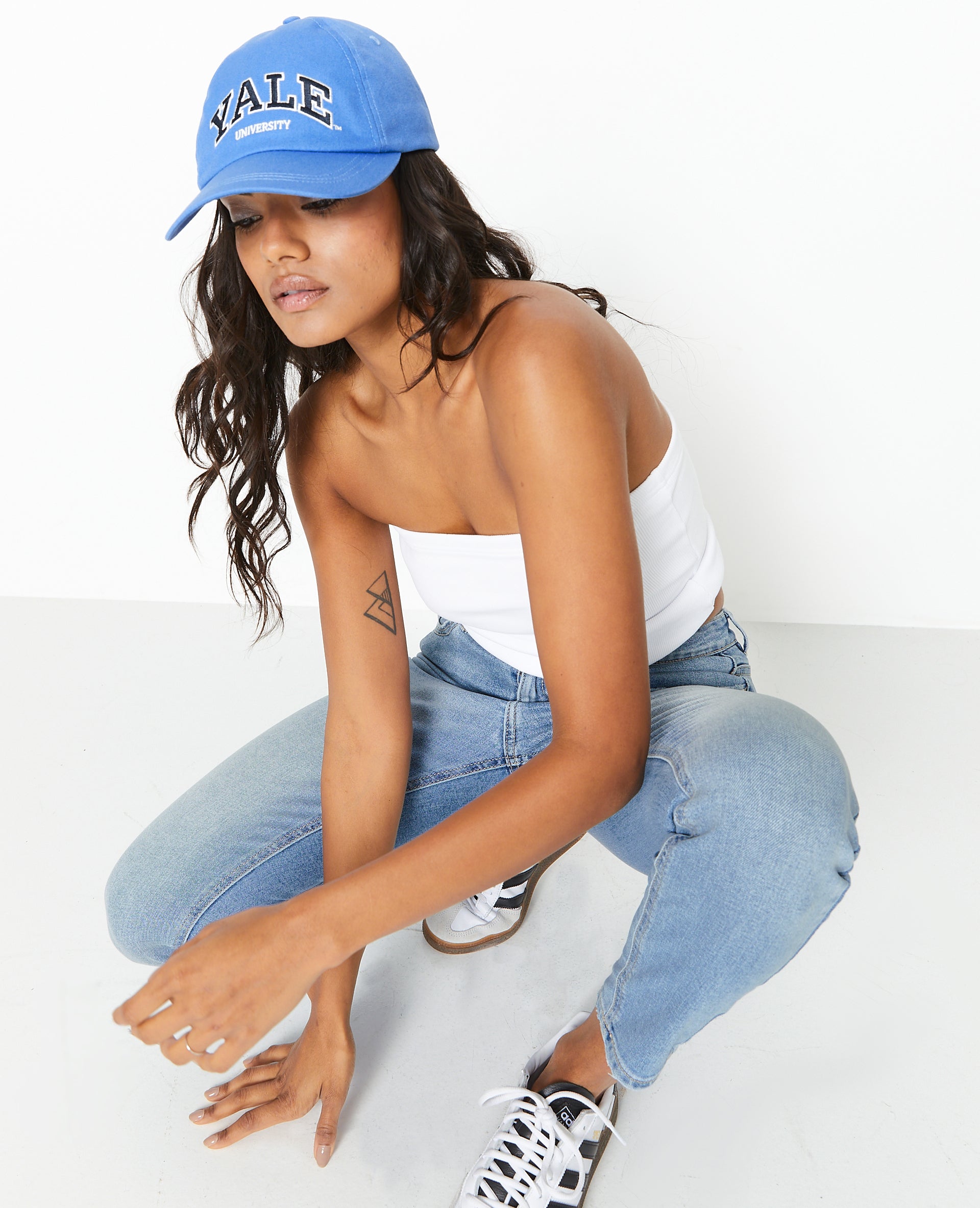 Casquette avec broderie YALE