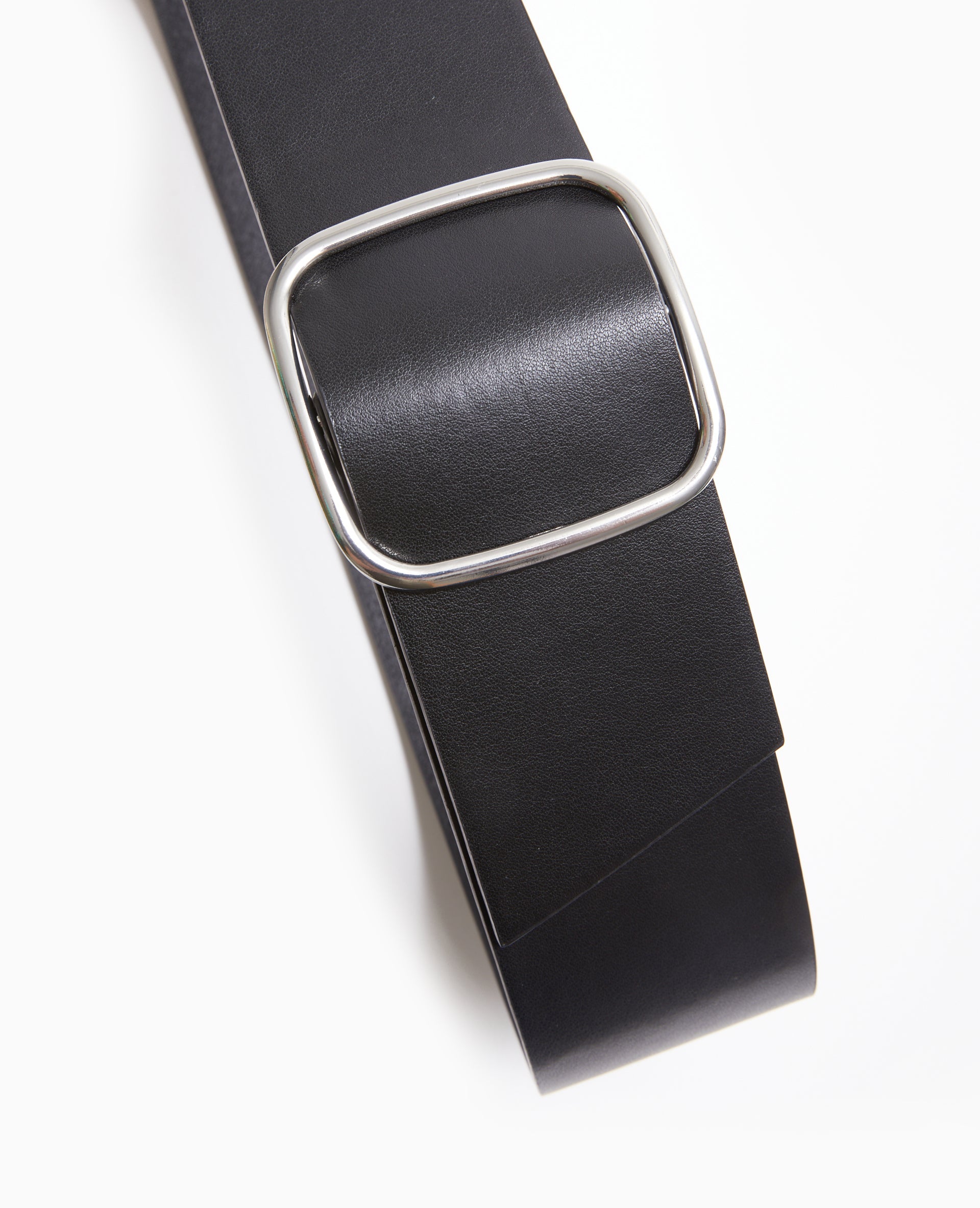 Ceinture large avec boucle carrée