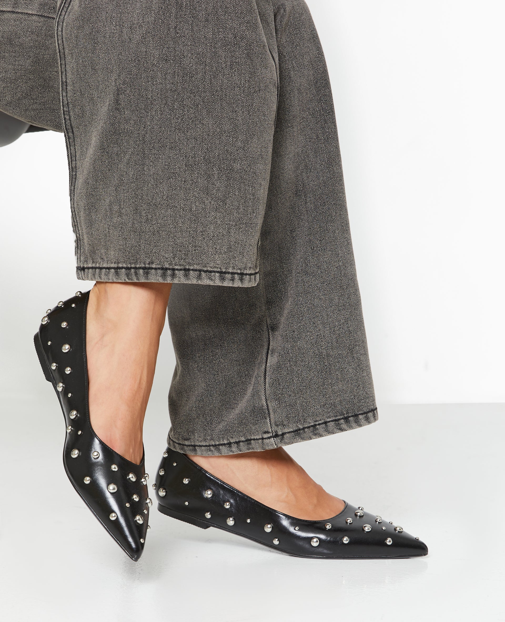 Ballerines pointues avec clous