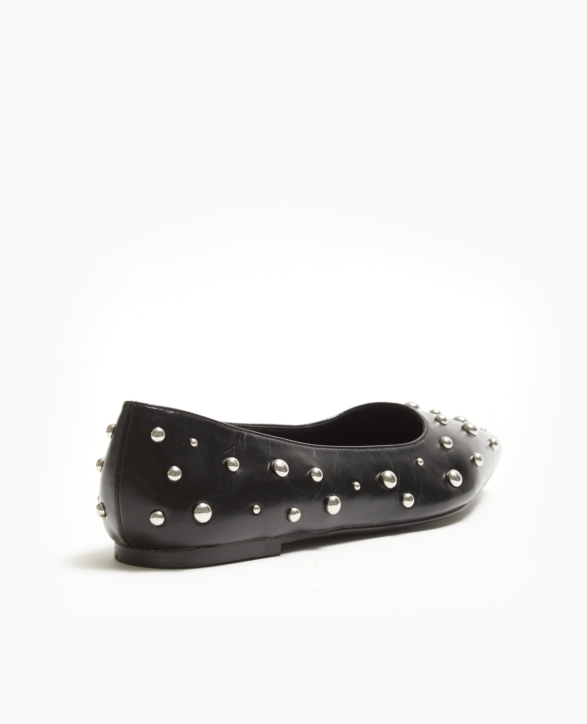 Ballerines pointues avec clous