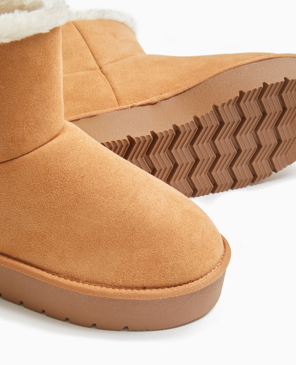 Boots fourrées en suédine