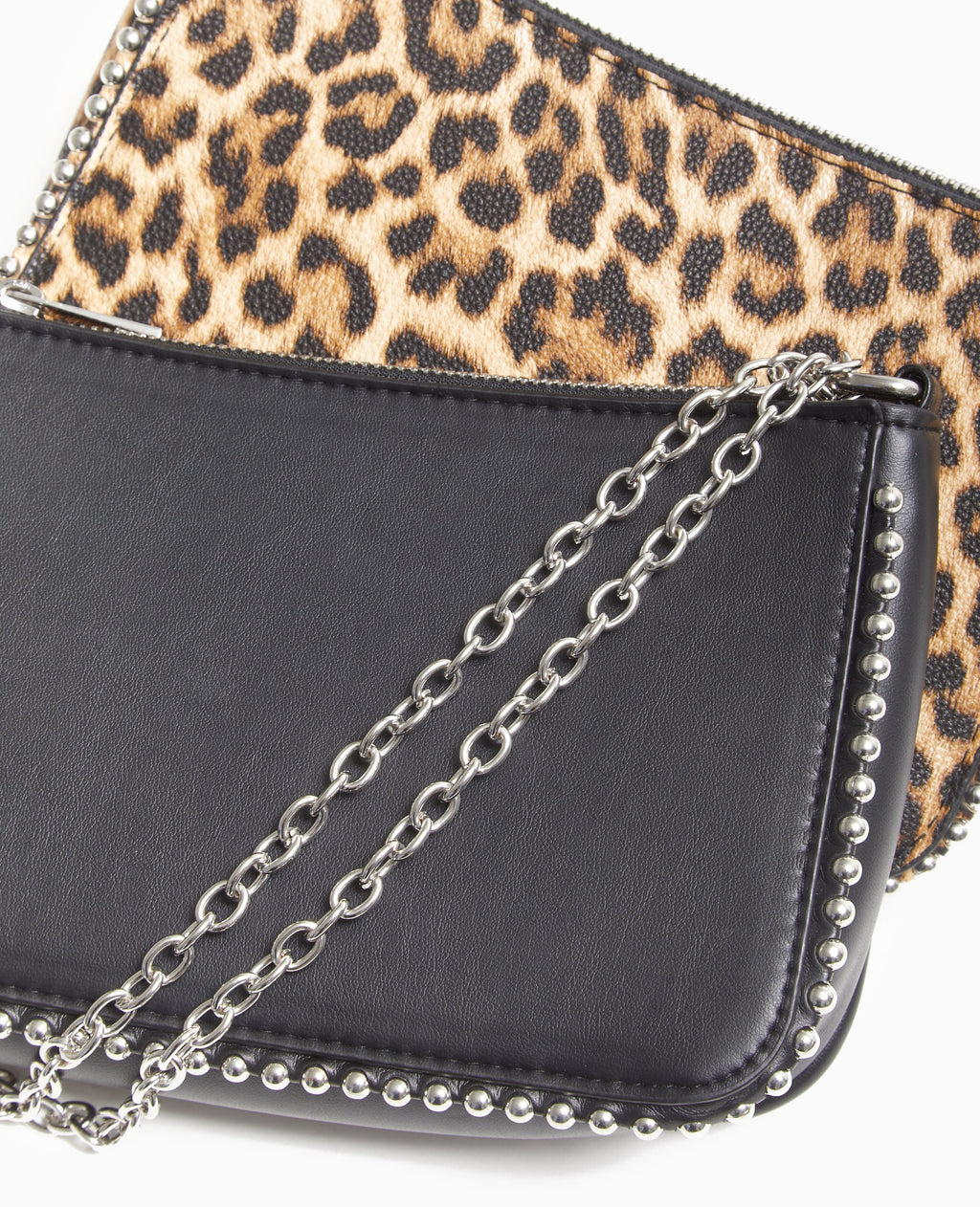 Sac pochette avec chaînette et clous