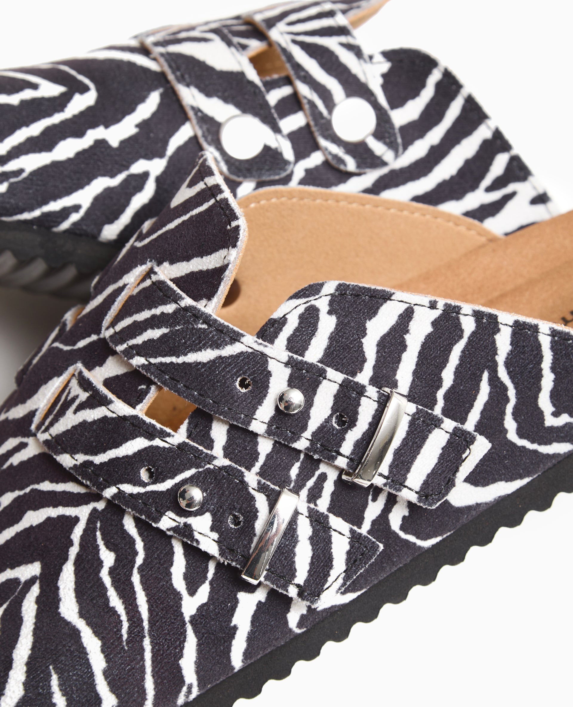 Mules sabots en suédine motif zèbre