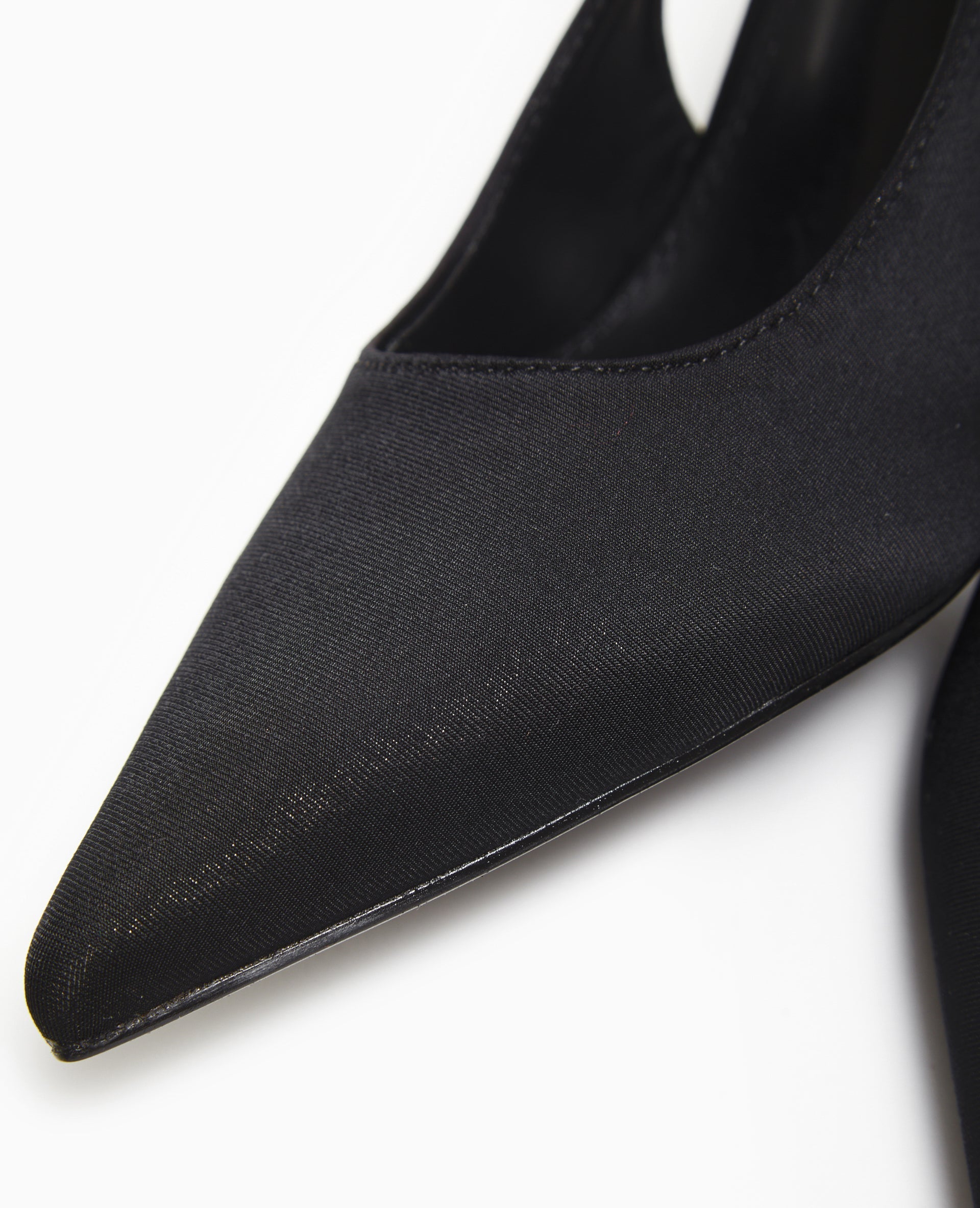 Escarpins bout pointu talon ouvert