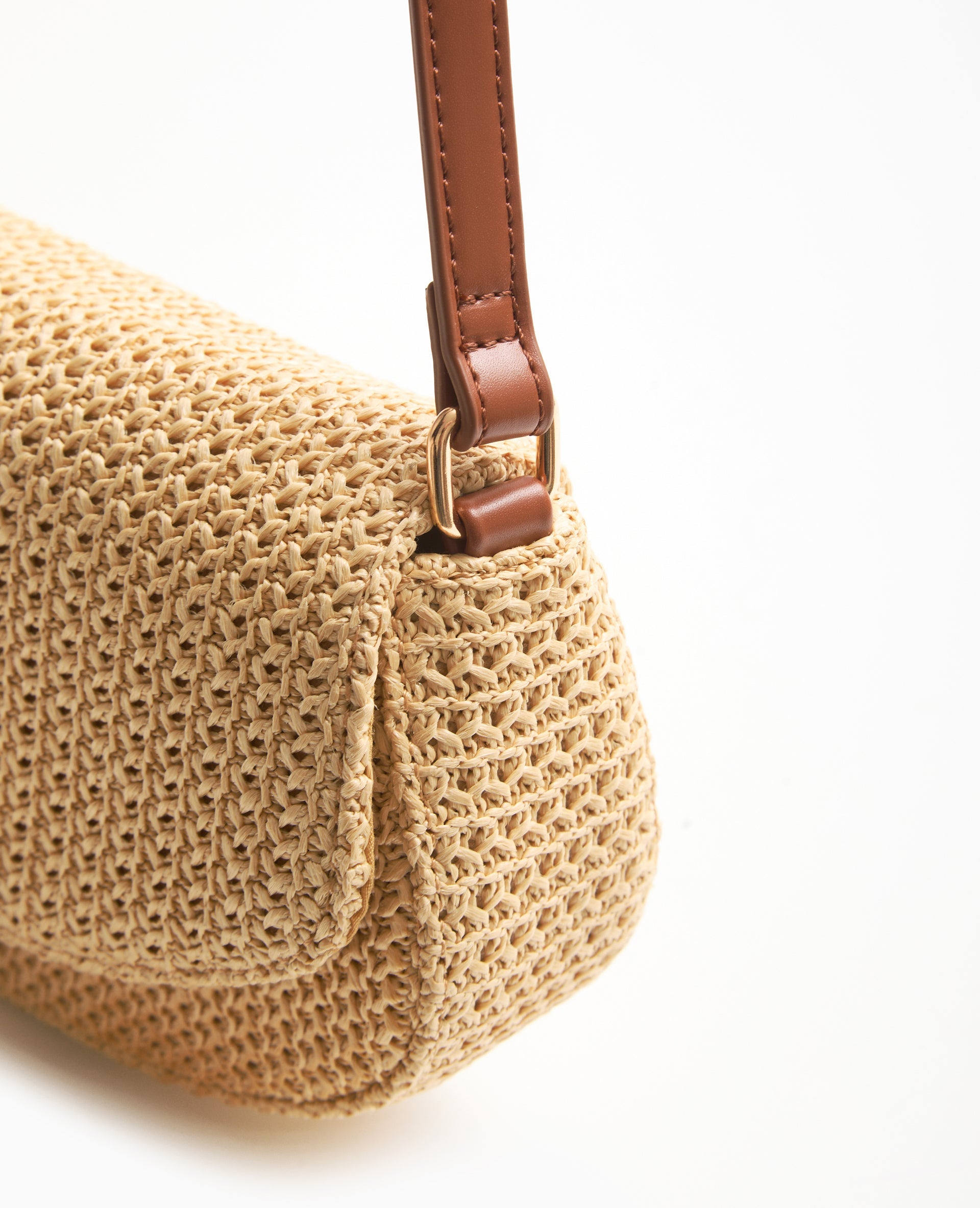 Sac boxy en raphia