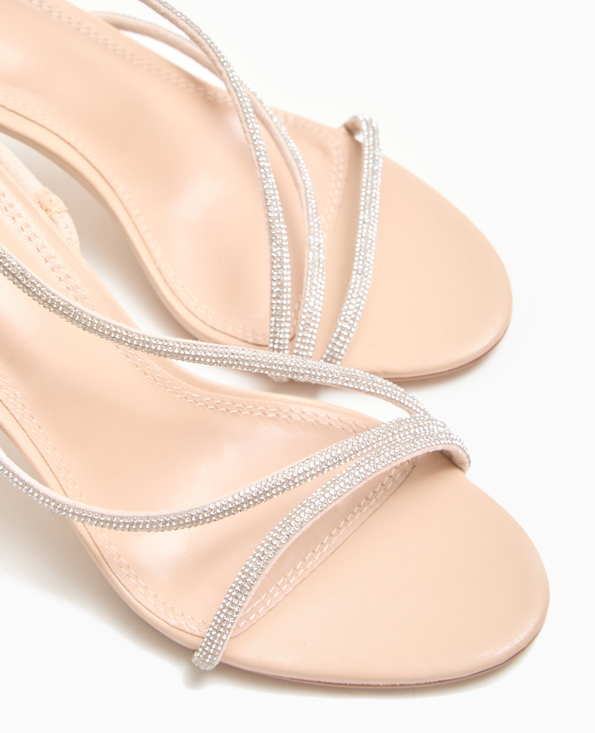 Sandales à talon avec brides strass
