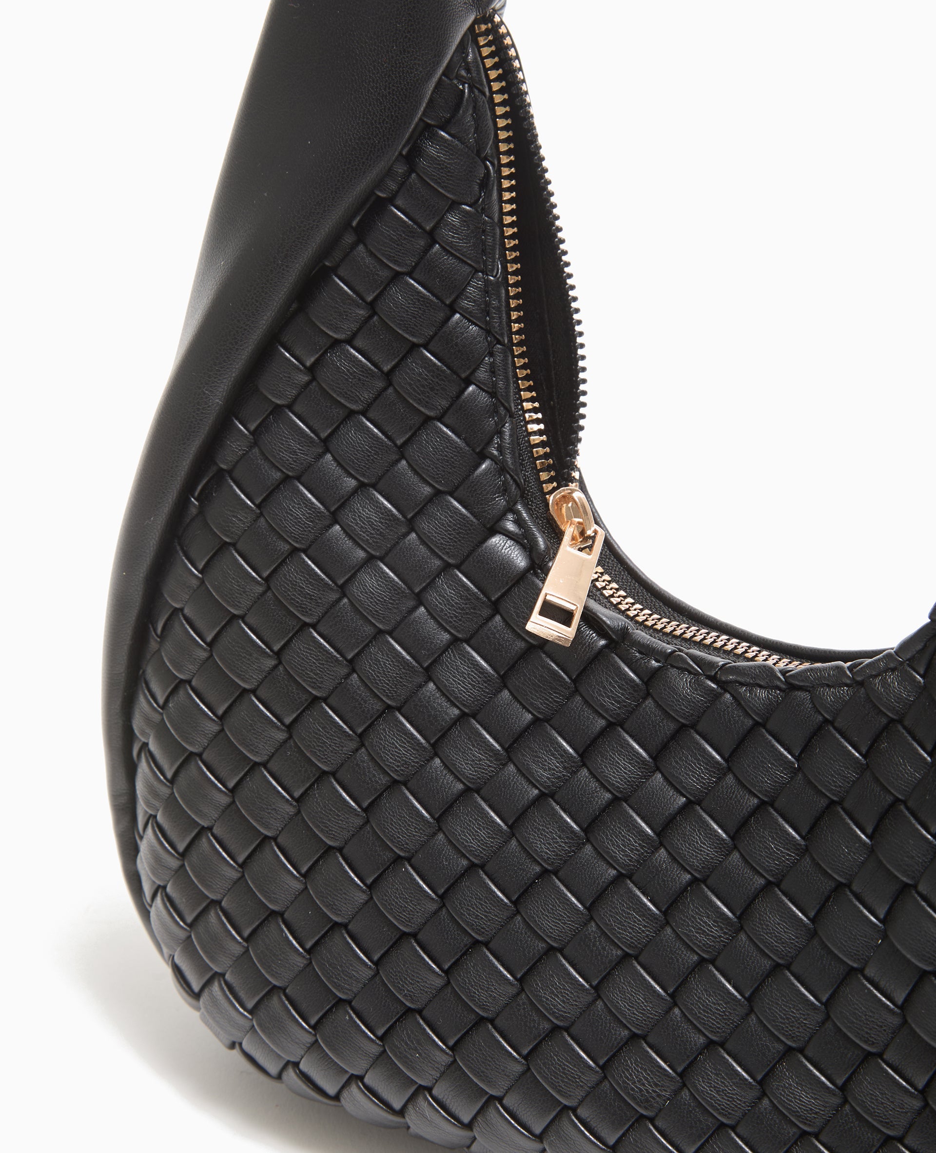 Sac demi-lune en simili tressé
