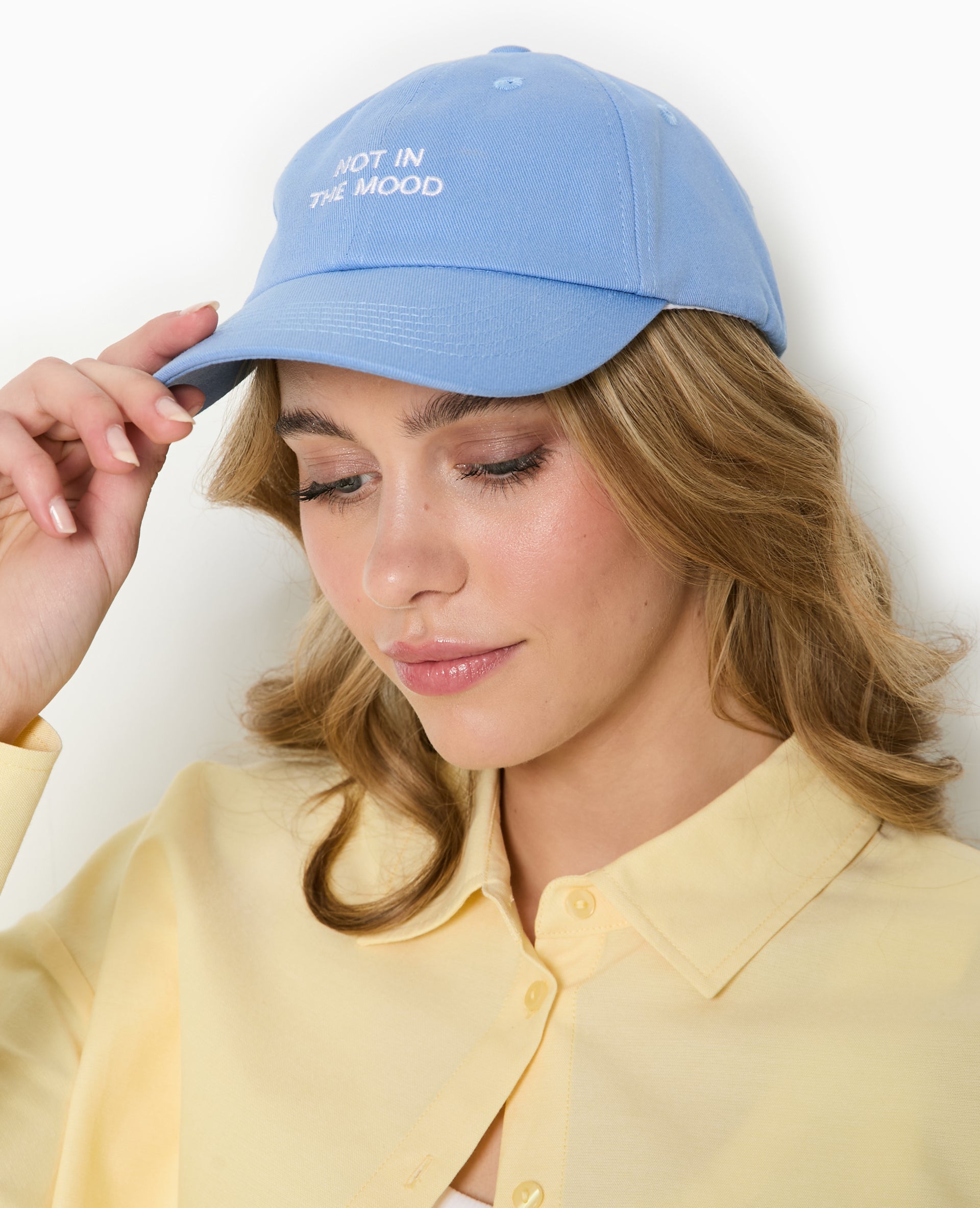Casquette avec broderie devant