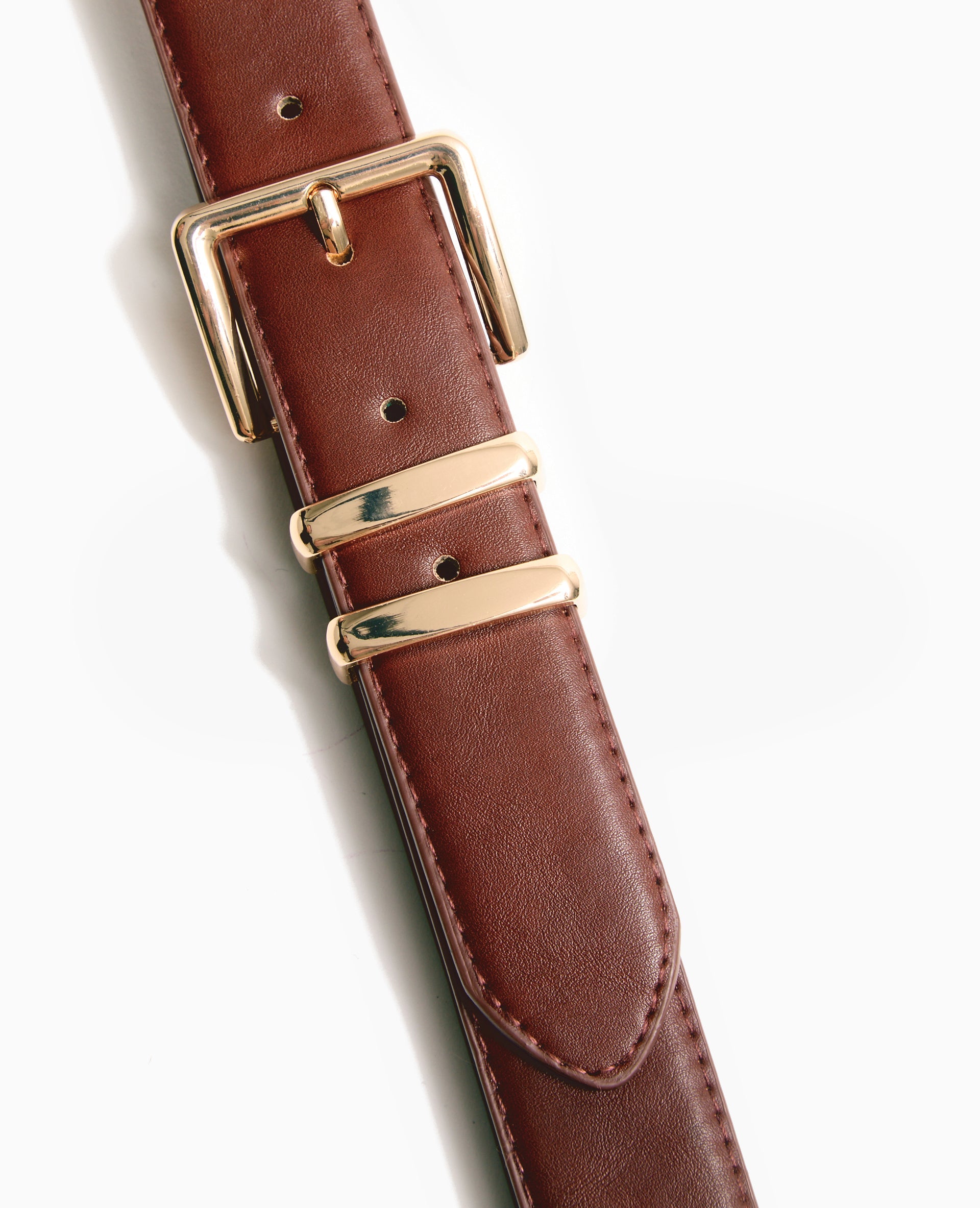 Ceinture en simili cuir avec boucle dorée