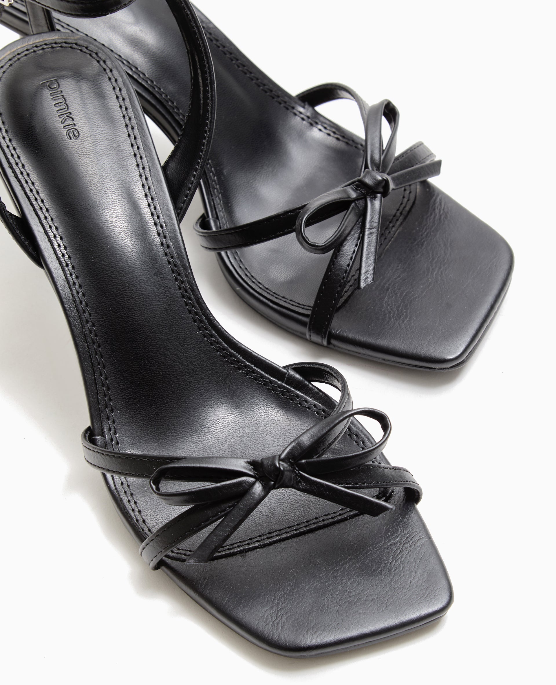 Sandales à talon avec nœud