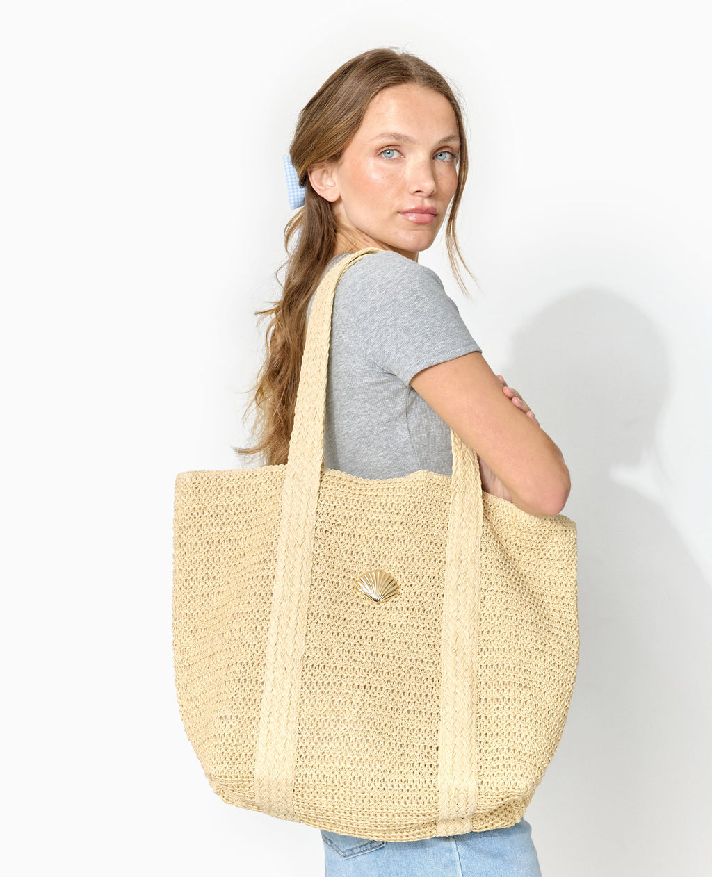 Grand sac cabas en raphia avec boucle coquillage