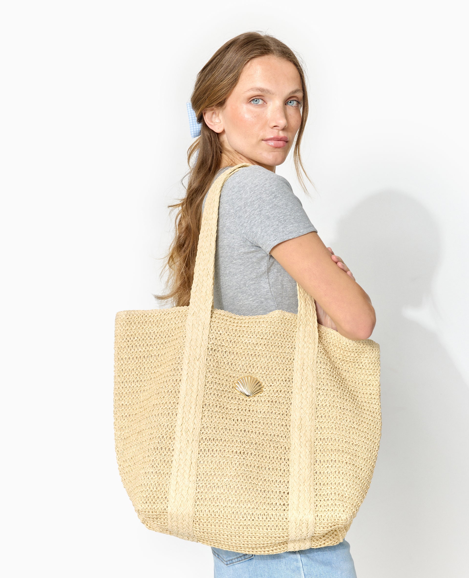 Grand sac cabas en raphia avec boucle coquillage