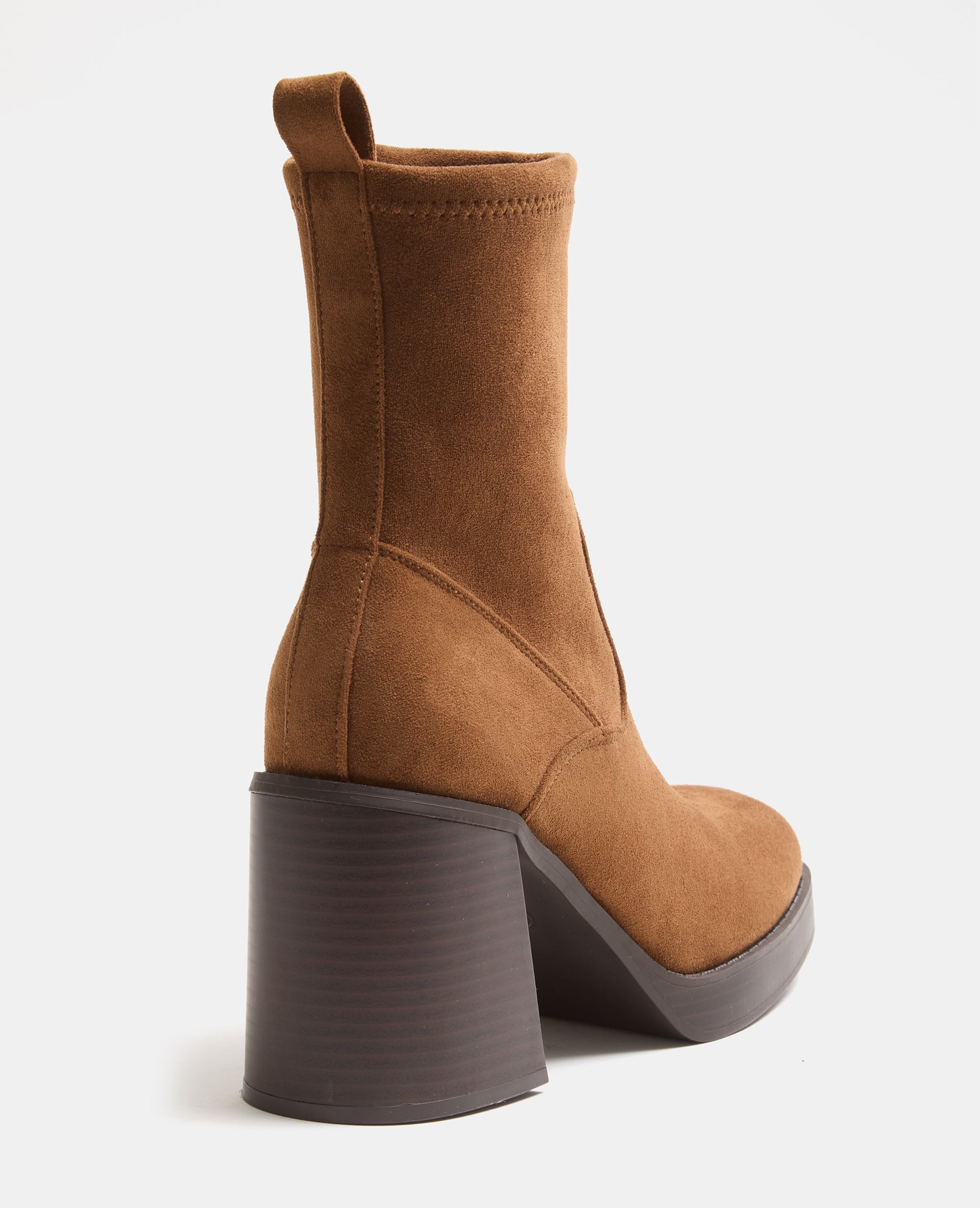 Boots en suédine semelles plateformes et talons