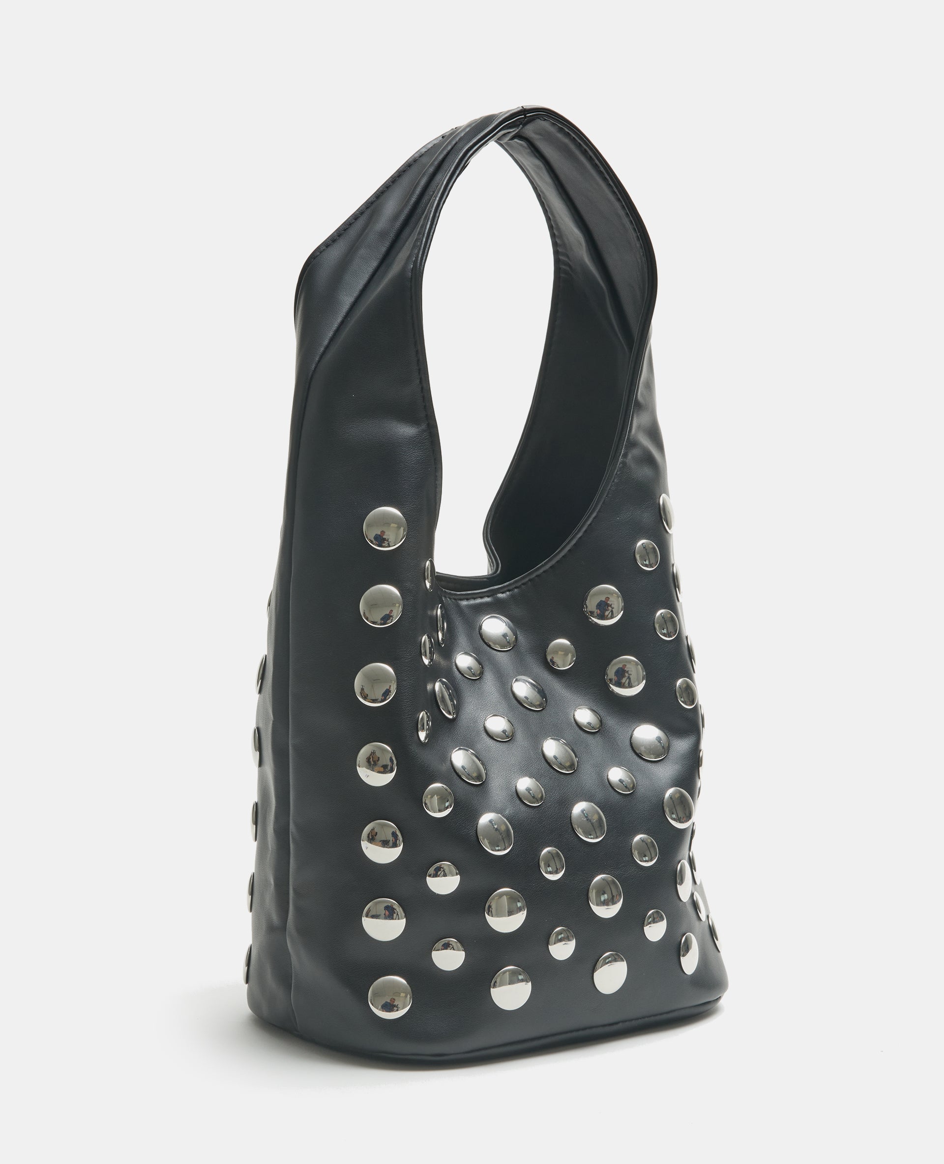 Sac en simili souple avec clous en all over