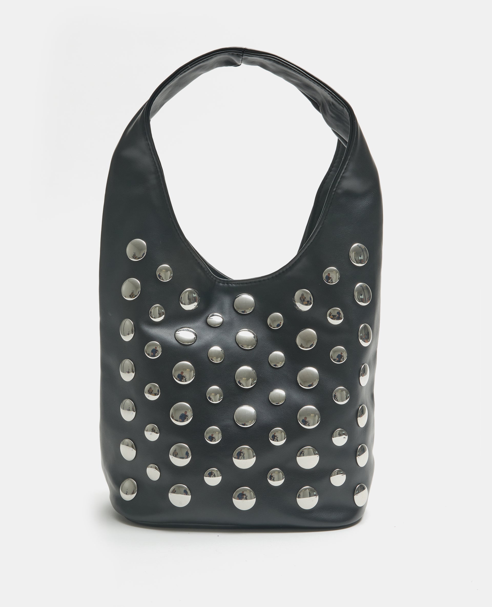 Sac en simili souple avec clous en all over